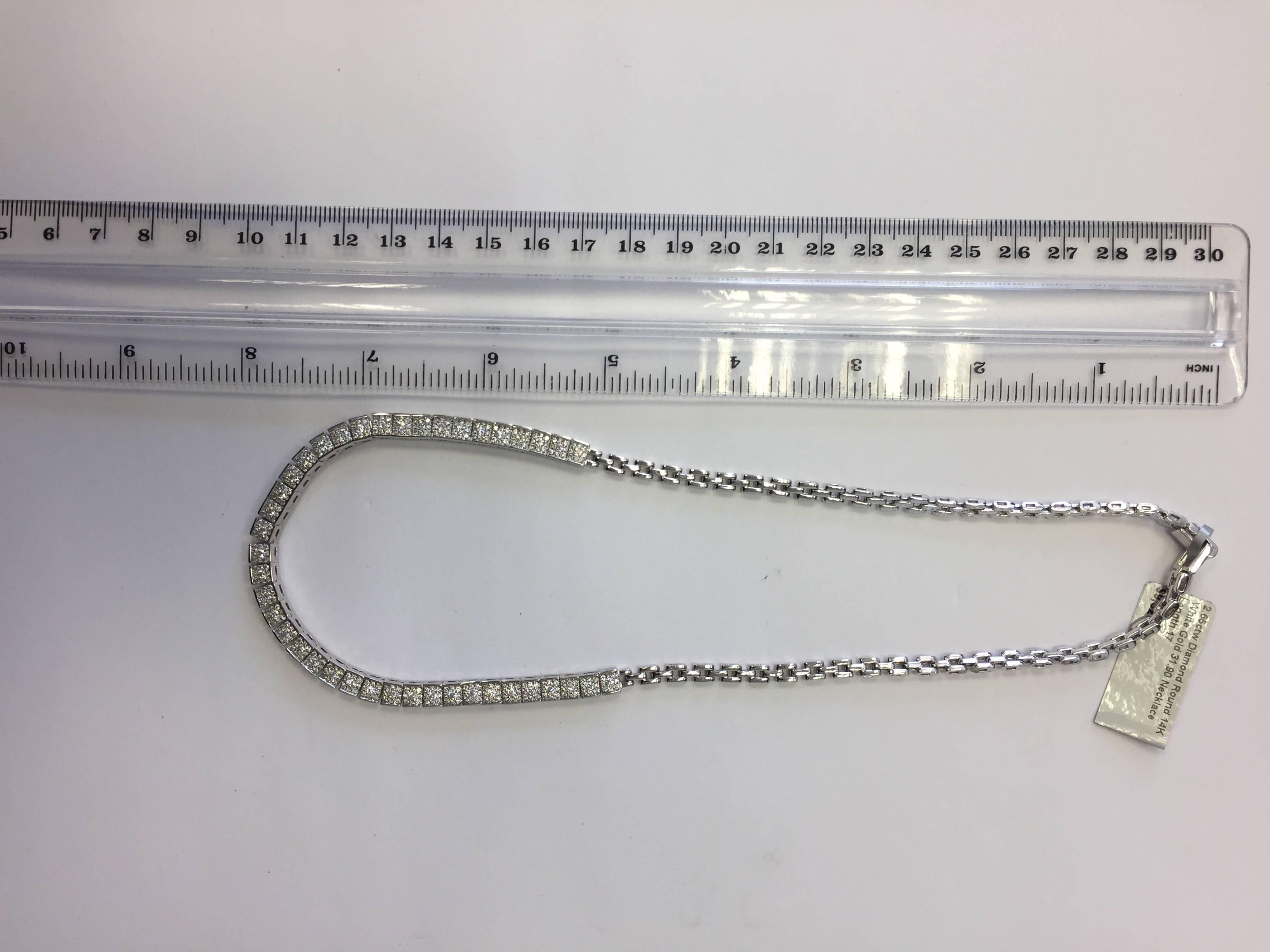 Round Diamond Necklace in 14 Karat White Gold In New Condition In Los Angeles, CA