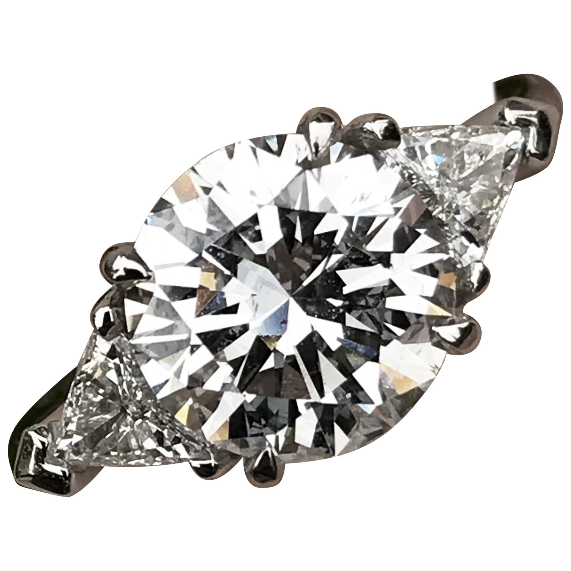 Runder Diamant- oder Hochzeits-Verlobungsring, 3,2 Karat, dreisteiniger Ring