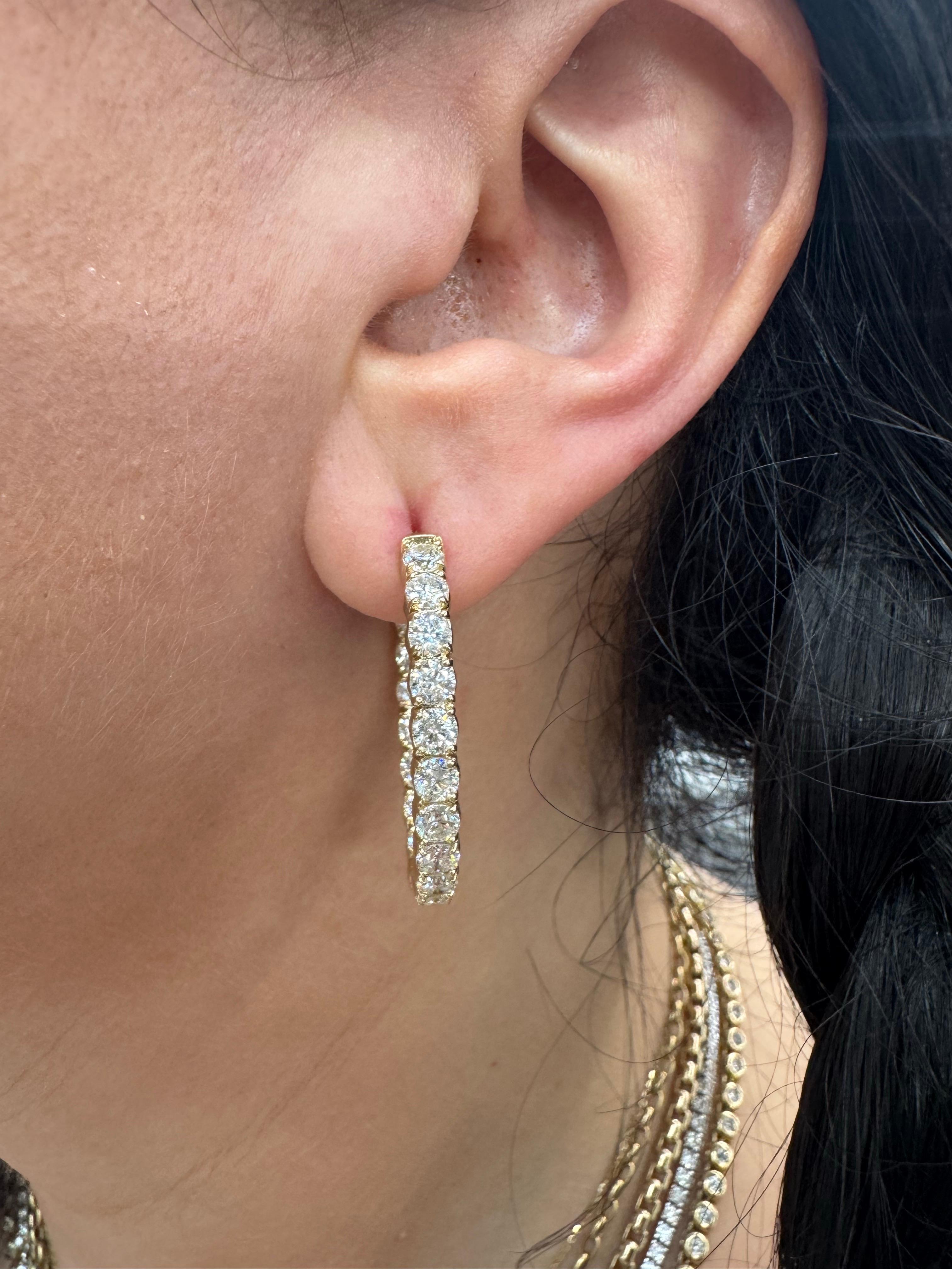 Boucles d'oreilles diamant rond de forme ovale 5.09 Carats 14KT Gold Average 0.14 CTS Pour femmes en vente