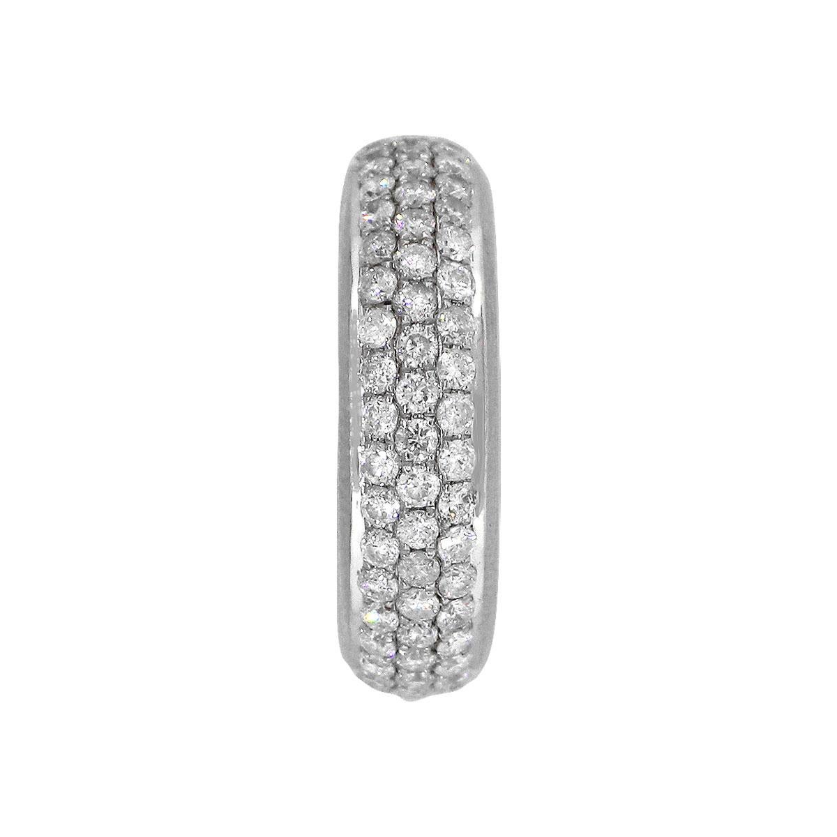 Fascia per l'eternità con diamante rotondo e pavé in vendita 1