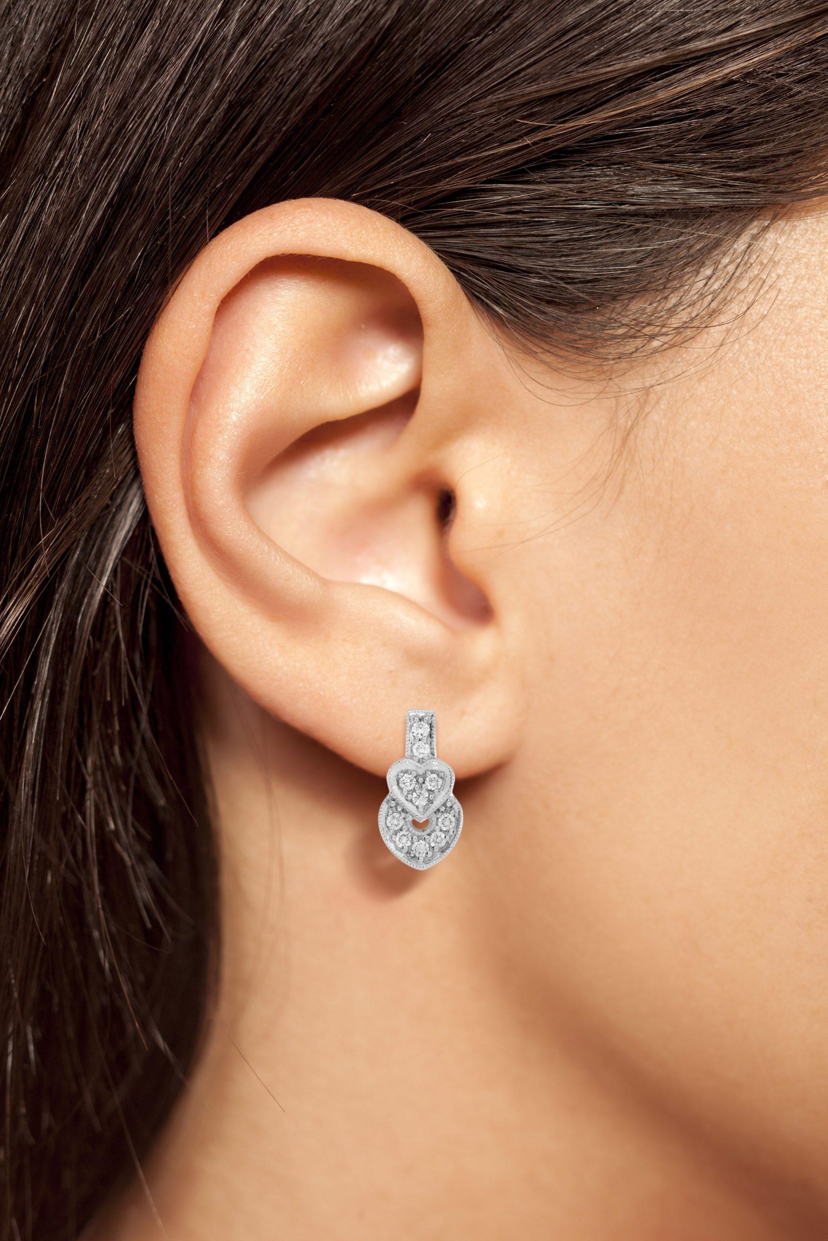 Round Diamond Pave Set Heart Shape Stud 14K White Gold Art Deco Style Earrings Corte redondo en venta