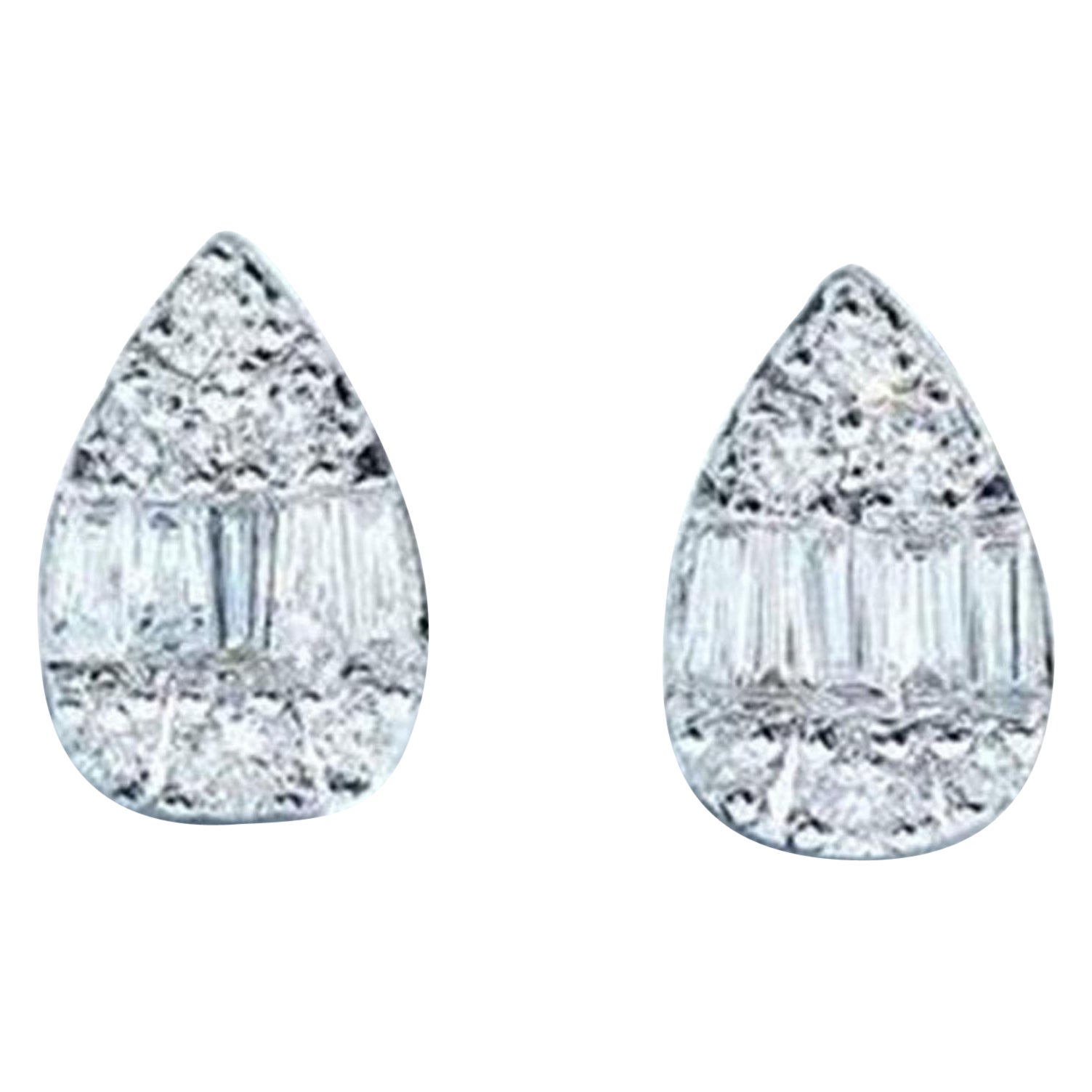 Clous d'oreilles en or blanc 14 carats avec diamants ronds en forme de poire en vente