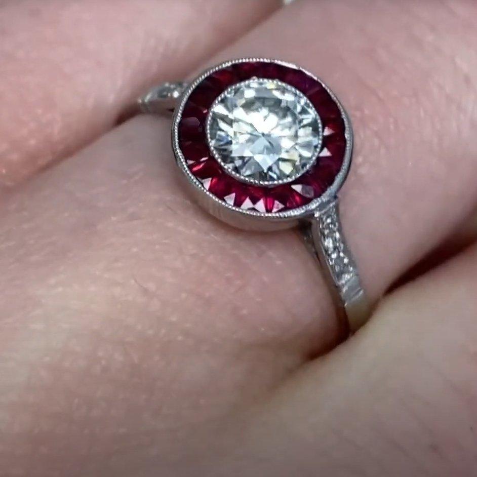 Round Diamond Platinum Engagement Ring (Approx 0.70-Carats) Diamond Halo In Excellent Condition For Sale In New York, NY