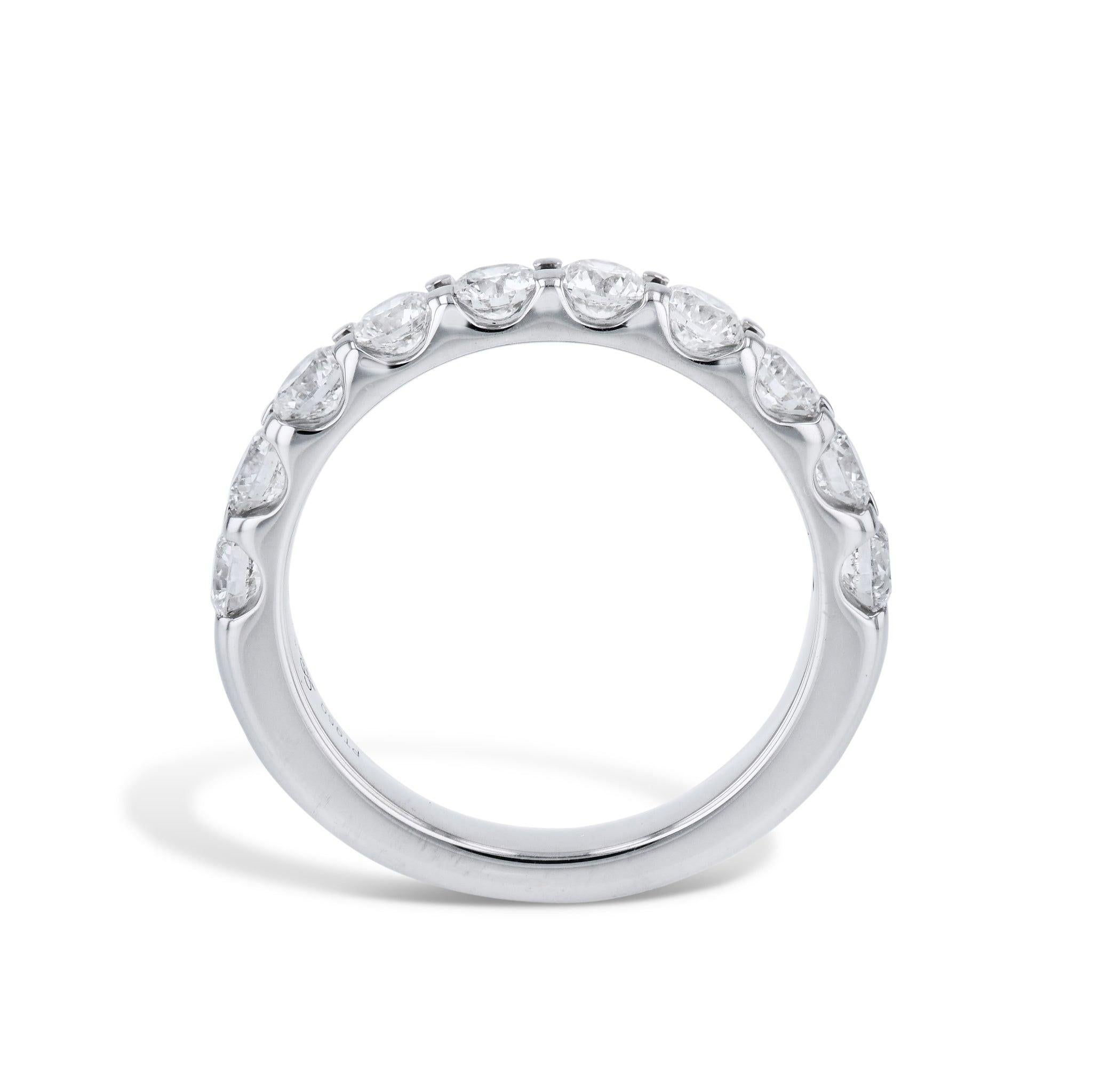 This exquisite Round Diamond Platinum Estate Eternity Band is a timeless testament to the beauty of diamonds, with 10 precious Round Diamonds. Stunningly crafted to Size 7, it's sure to become an admired family heirloom!
Round Diamond Platinum