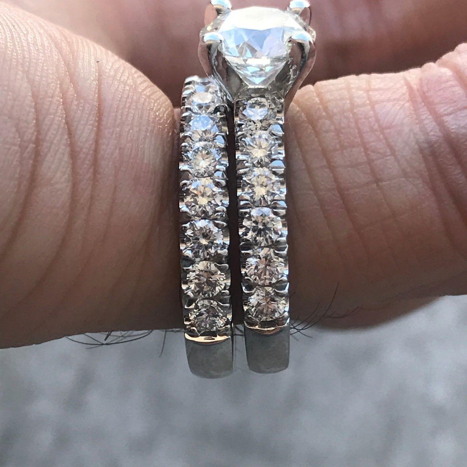 Runder Diamantring mit passendem halben Ewigkeitsring (Zeitgenössisch) im Angebot