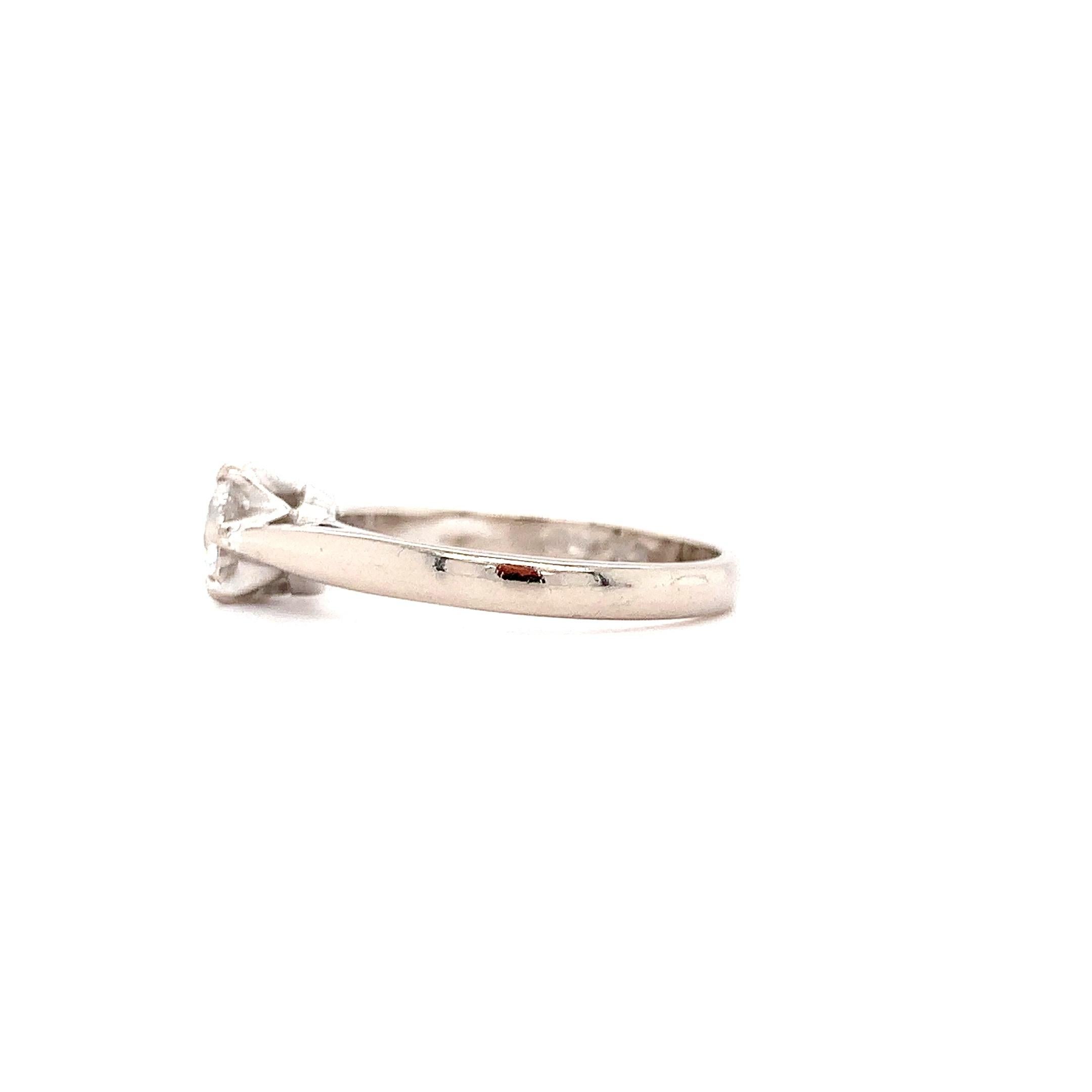 Bague de fiançailles solitaire ancienne en or blanc 18 carats avec diamants ronds Neuf - En vente à London, GB