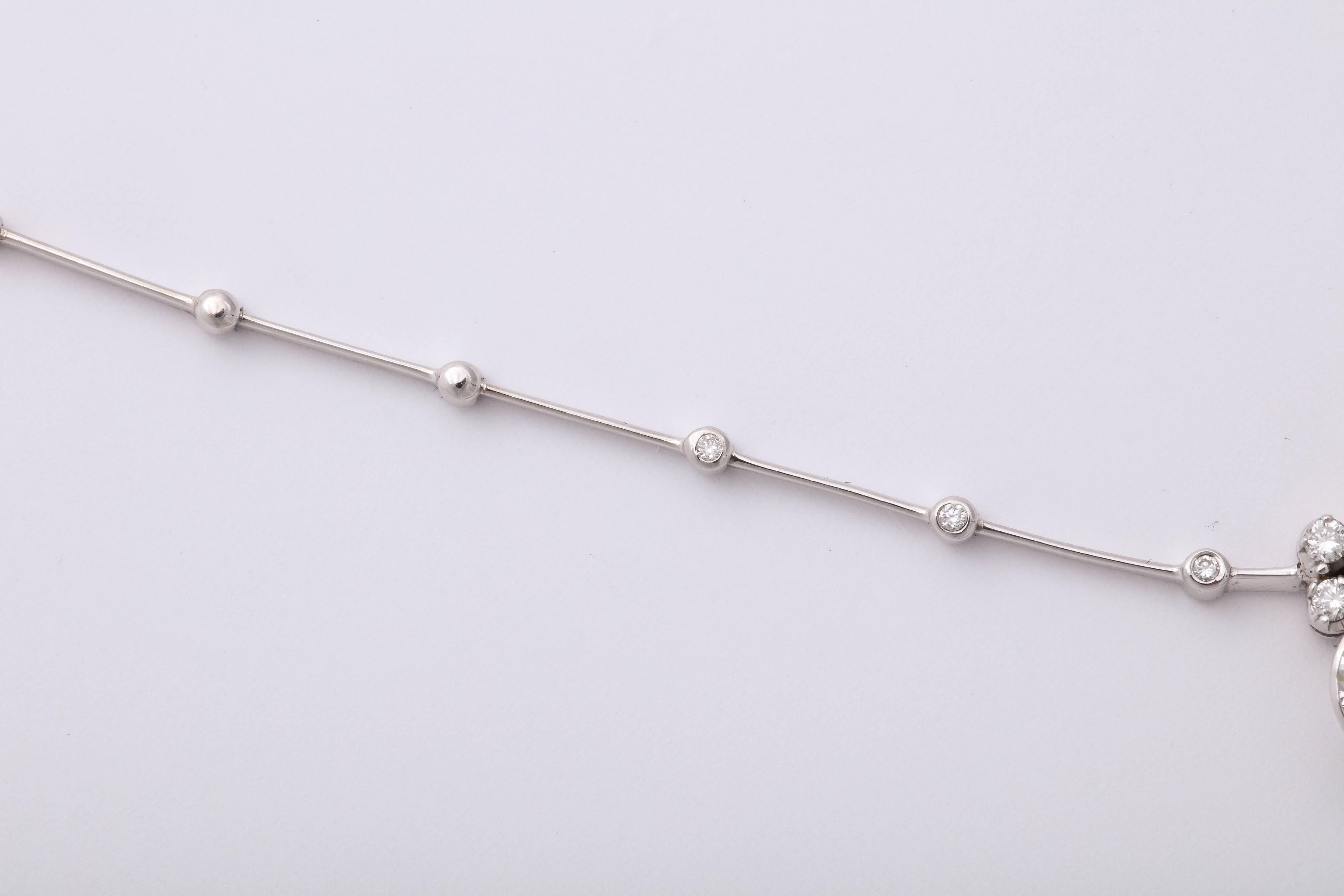 Collier solitaire en diamant rond certifié GIA en vente 1