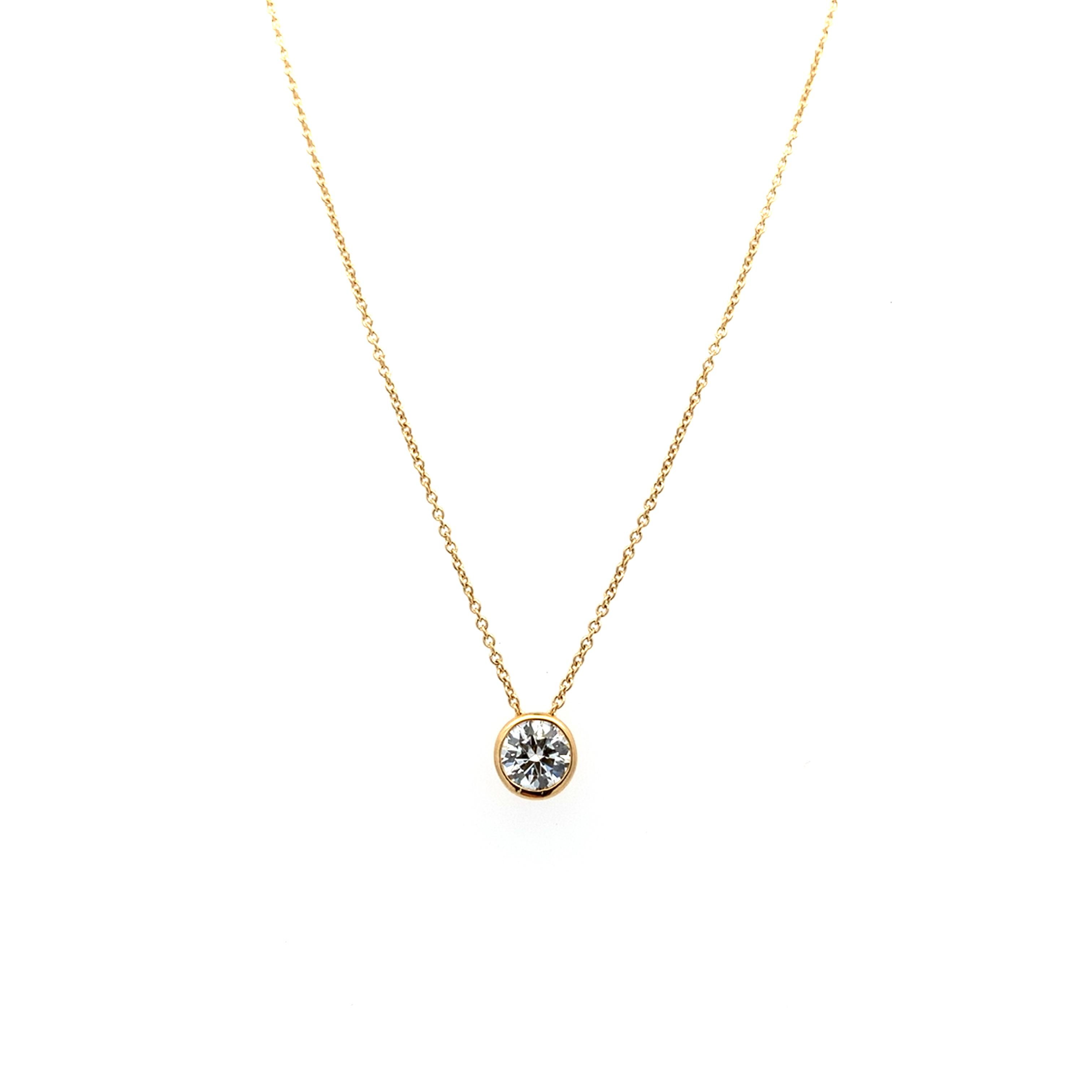 Collier solitaire en or jaune 18 carats avec diamants ronds Unisexe en vente