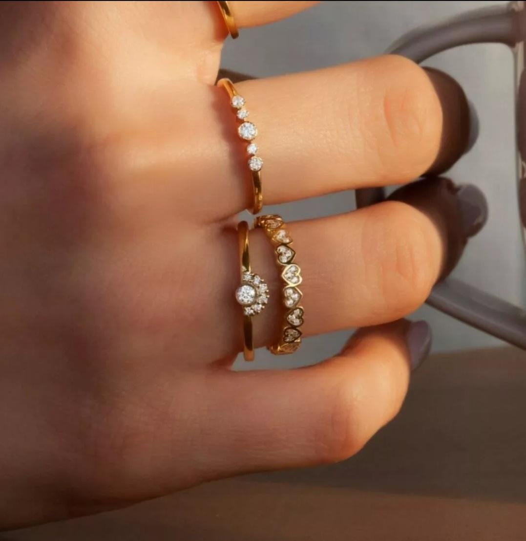 Round Diamond Stacking Ring 14K Solid Gold Bezel Diamond Engagement Ring Gift. In New Condition For Sale In Chicago, IL