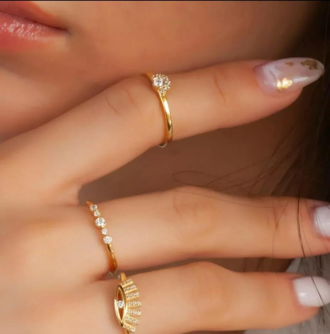 Round Diamond Stacking Ring 14K Solid Gold Bezel Diamond Engagement Ring Gift. For Sale 3