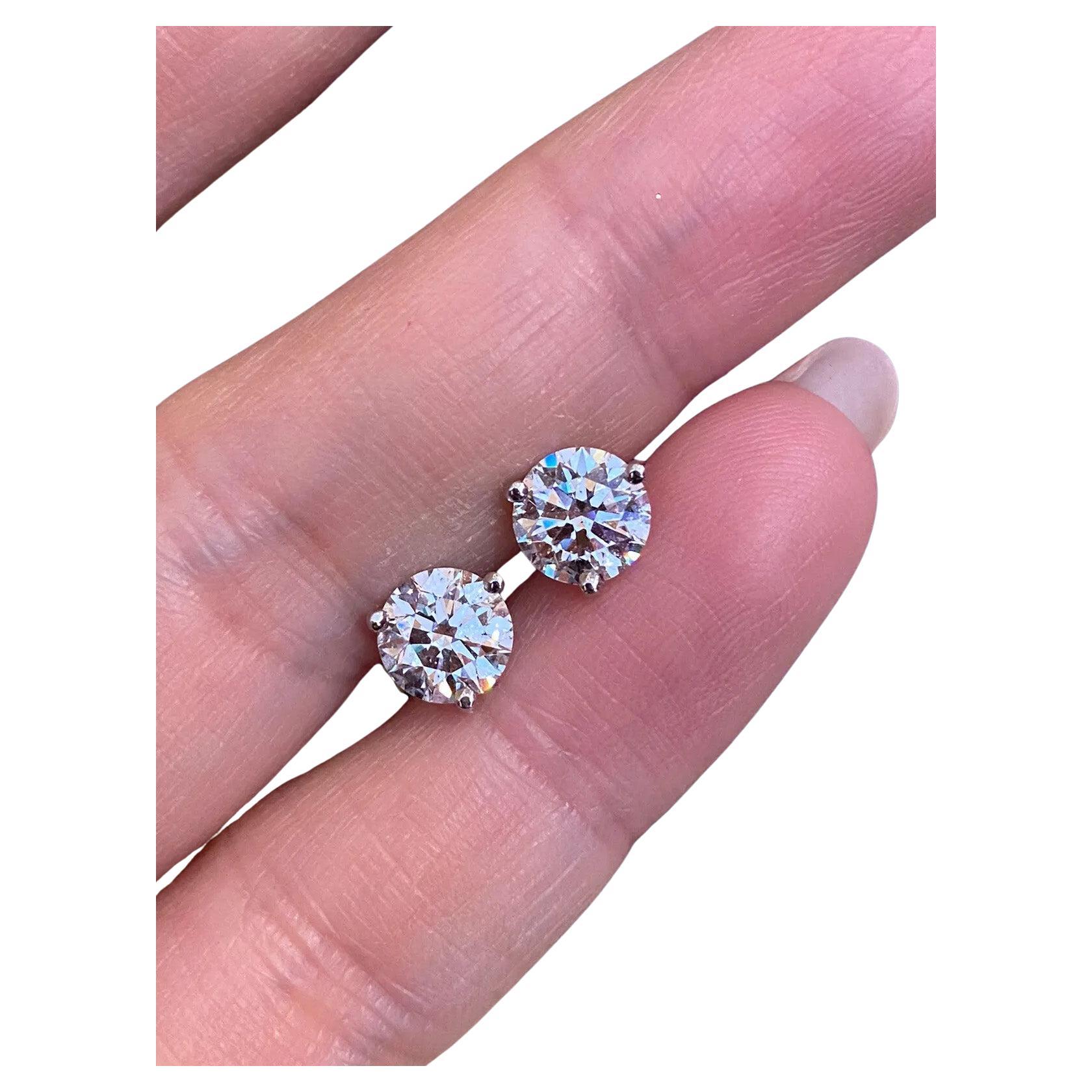 Round Diamond Stud Earrings 2.22 Carats GIA Certified in 18k White Gold For Sale