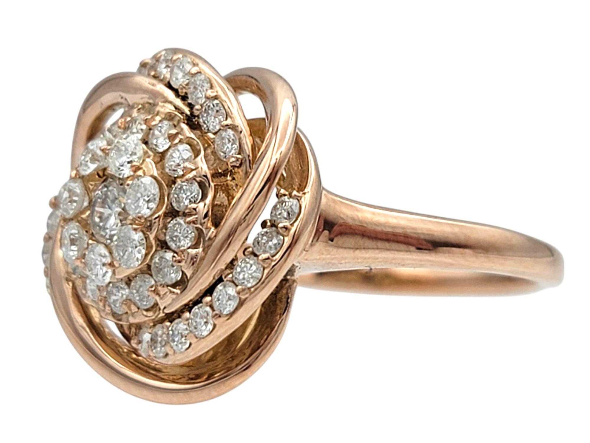 Anello da cocktail con motivo a vortice di diamanti rotondi in oro rosa lucido 14 carati In condizioni buone in vendita a Scottsdale, AZ