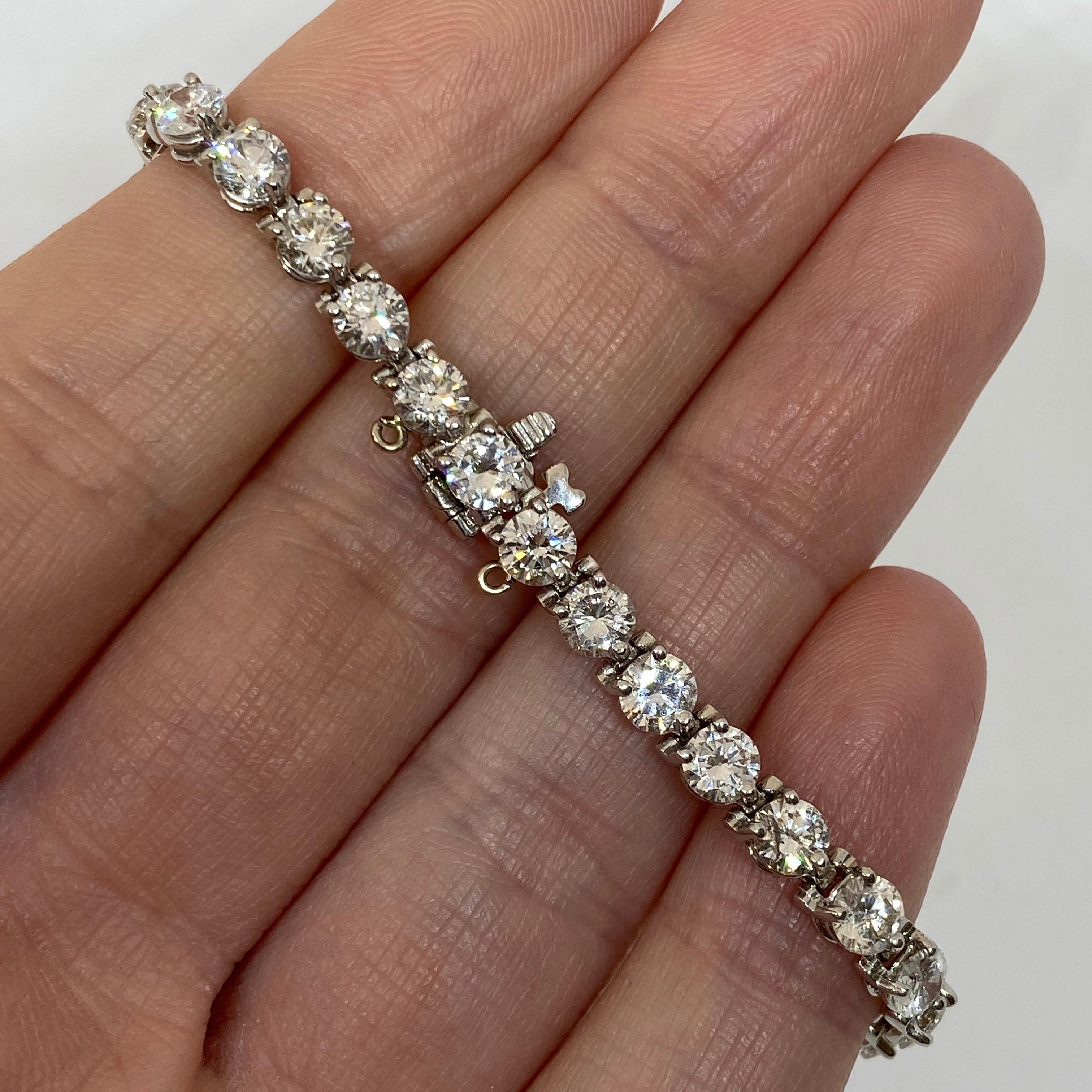 Round Diamond Tennis Bracelet 18 Karat White Gold 9.99 Carat F-G Color In Excellent Condition In Carmel-by-the-Sea, CA