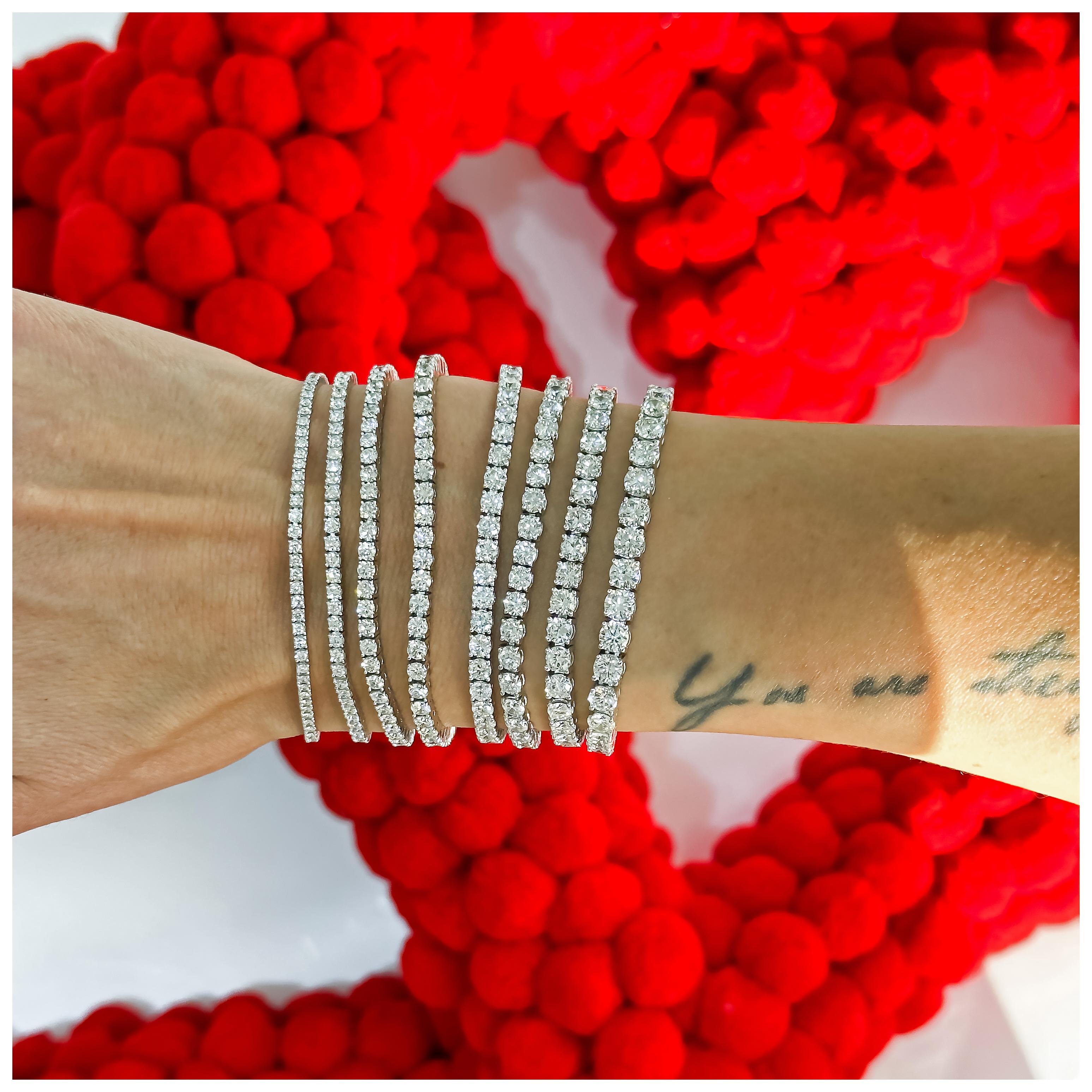 -Oro blanco de 18 quilates 

-60 diamantes redondos 

-4,75 cts. 
