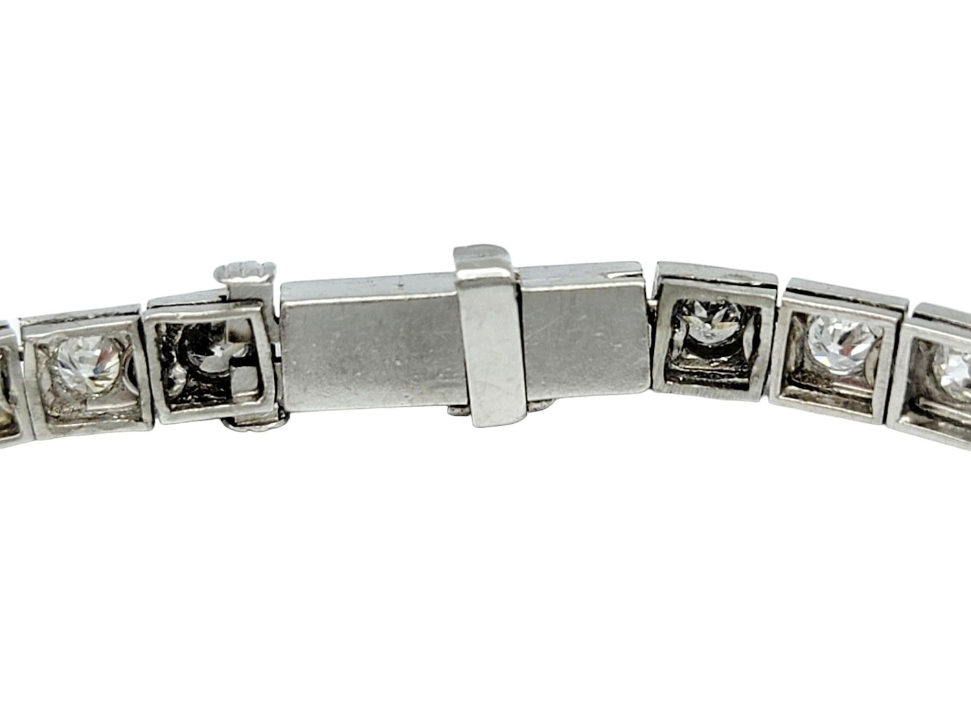 Pulsera de Tenis de Diamantes Redondos con Diseño Milgrain Cuadrado Engastada en Platino en Bueno estado para la venta en Scottsdale, AZ