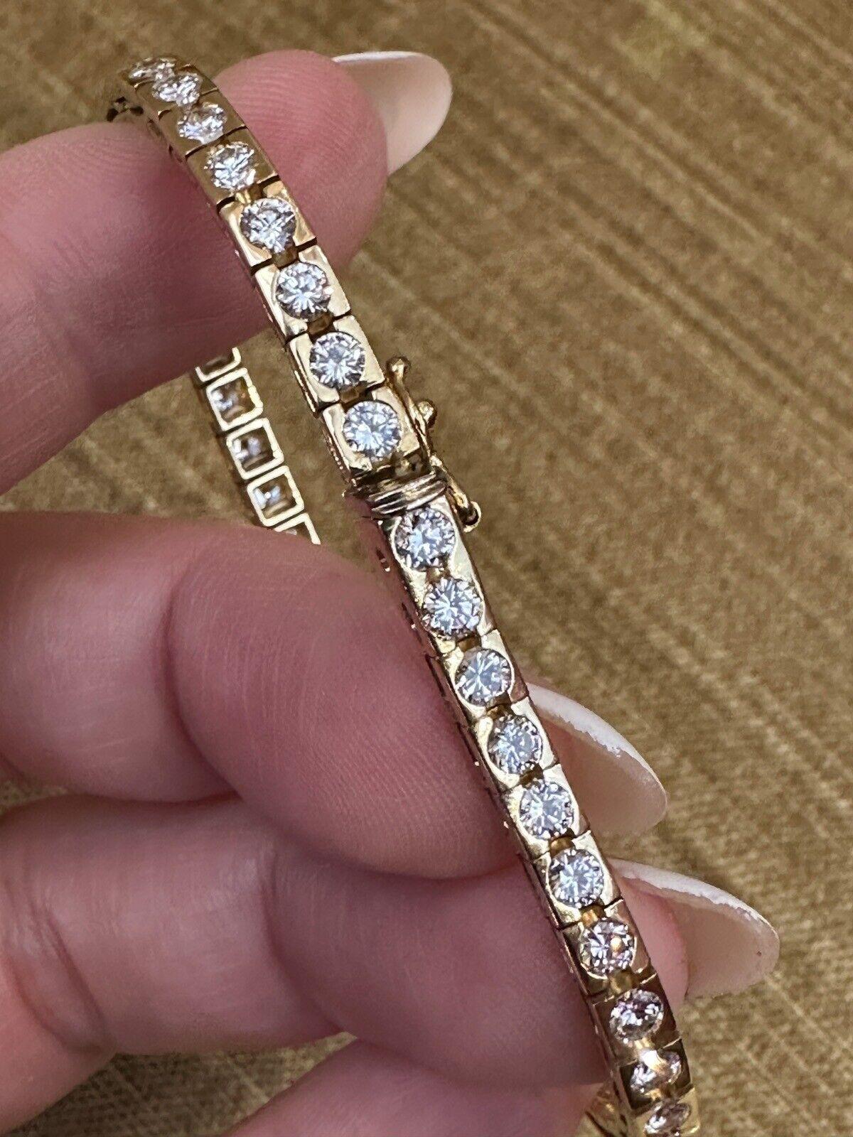 Round Diamond Tennis Line Bracelet 5.00 Carat Total Weight in 18k Yellow Gold For Sale 1