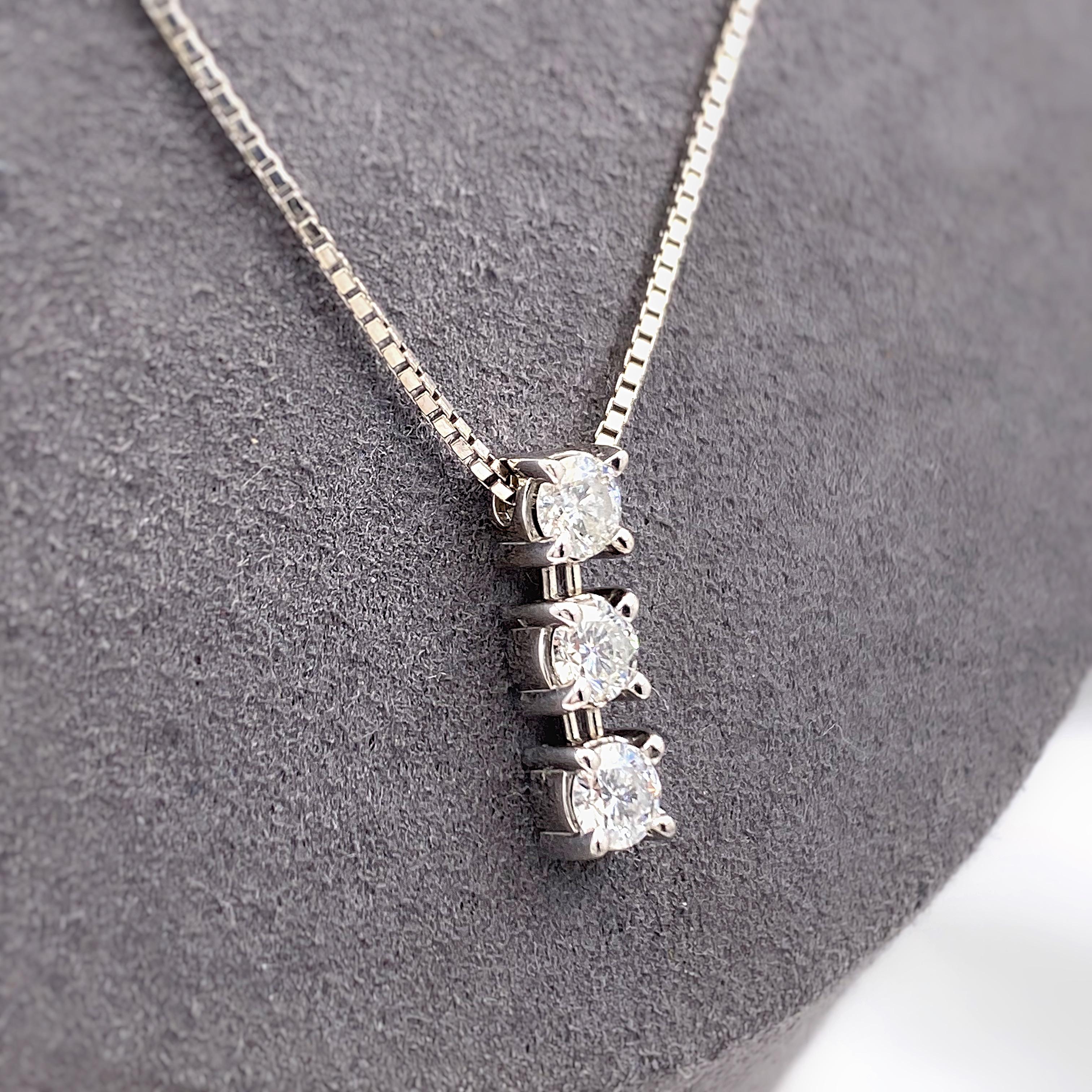 Round Diamond Three-Stone 0.70 Carat Pendant Necklace 18 Karat White Gold In Excellent Condition For Sale In San Diego, CA