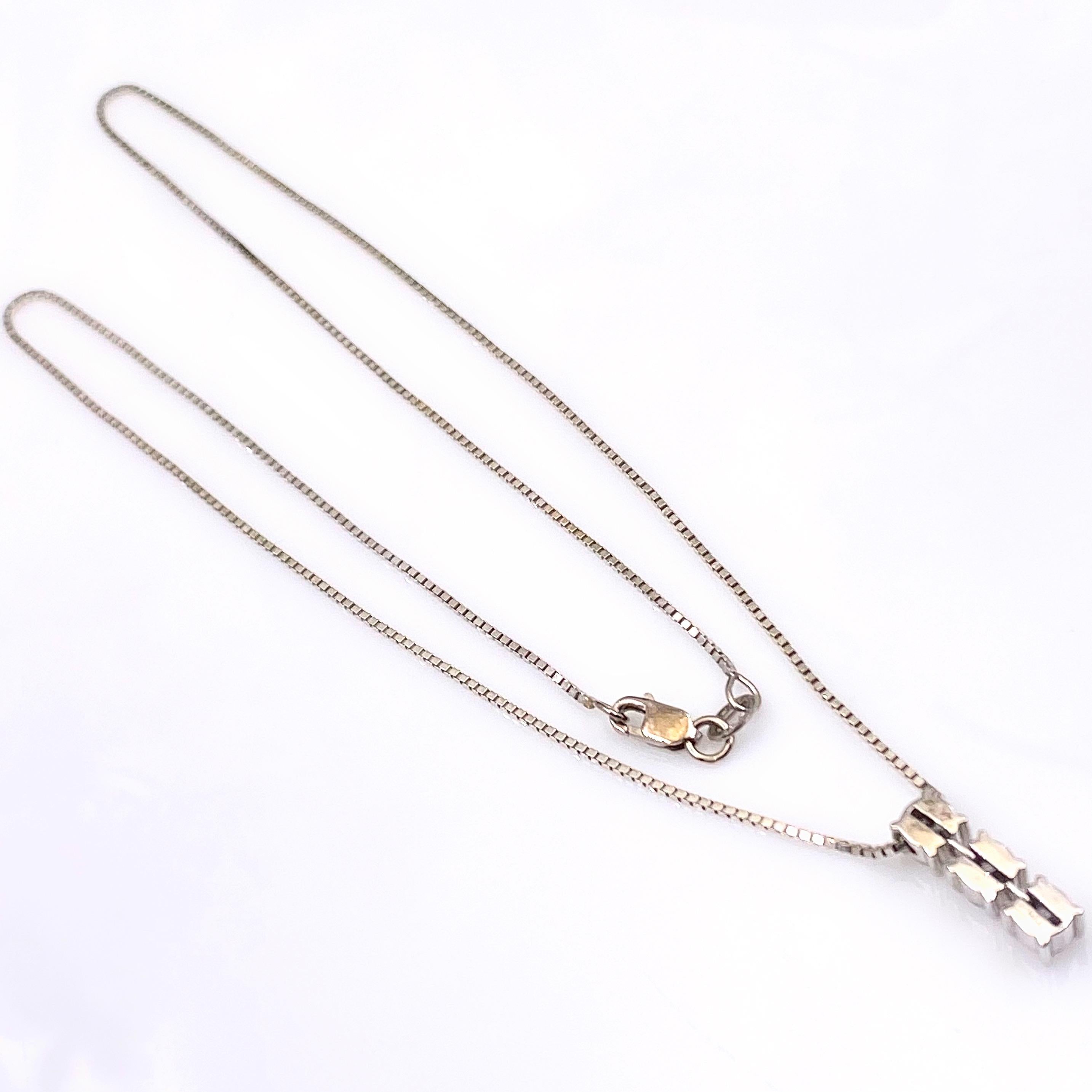 Round Diamond Three-Stone 0.70 Carat Pendant Necklace 18 Karat White Gold For Sale 1