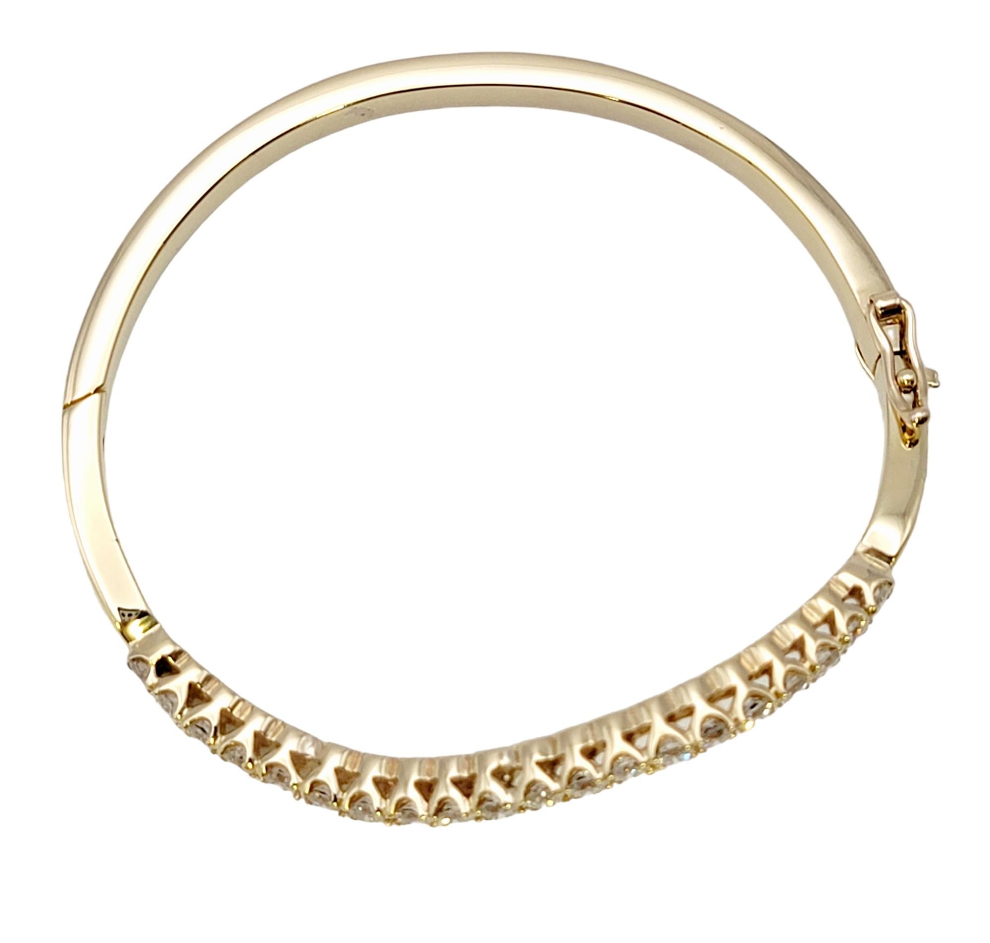 Contemporary Round Diamond Wave Oval Hinged Bangle Bracelet in 14 Karat Yellow Gold For Sale