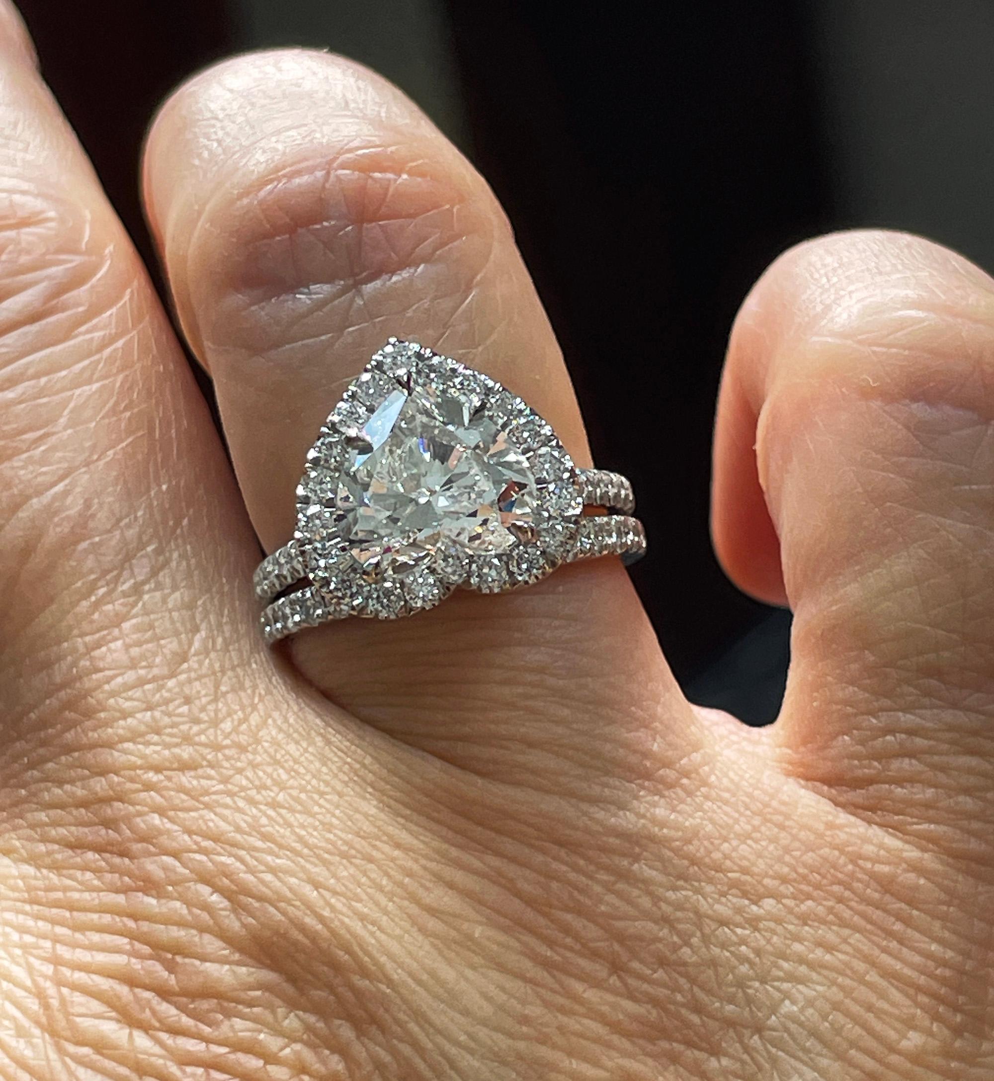 Runder Diamant-Ehering .35ct Pave 14k Weißgold Stapelbarer Jahrestag-Ring im Angebot 7
