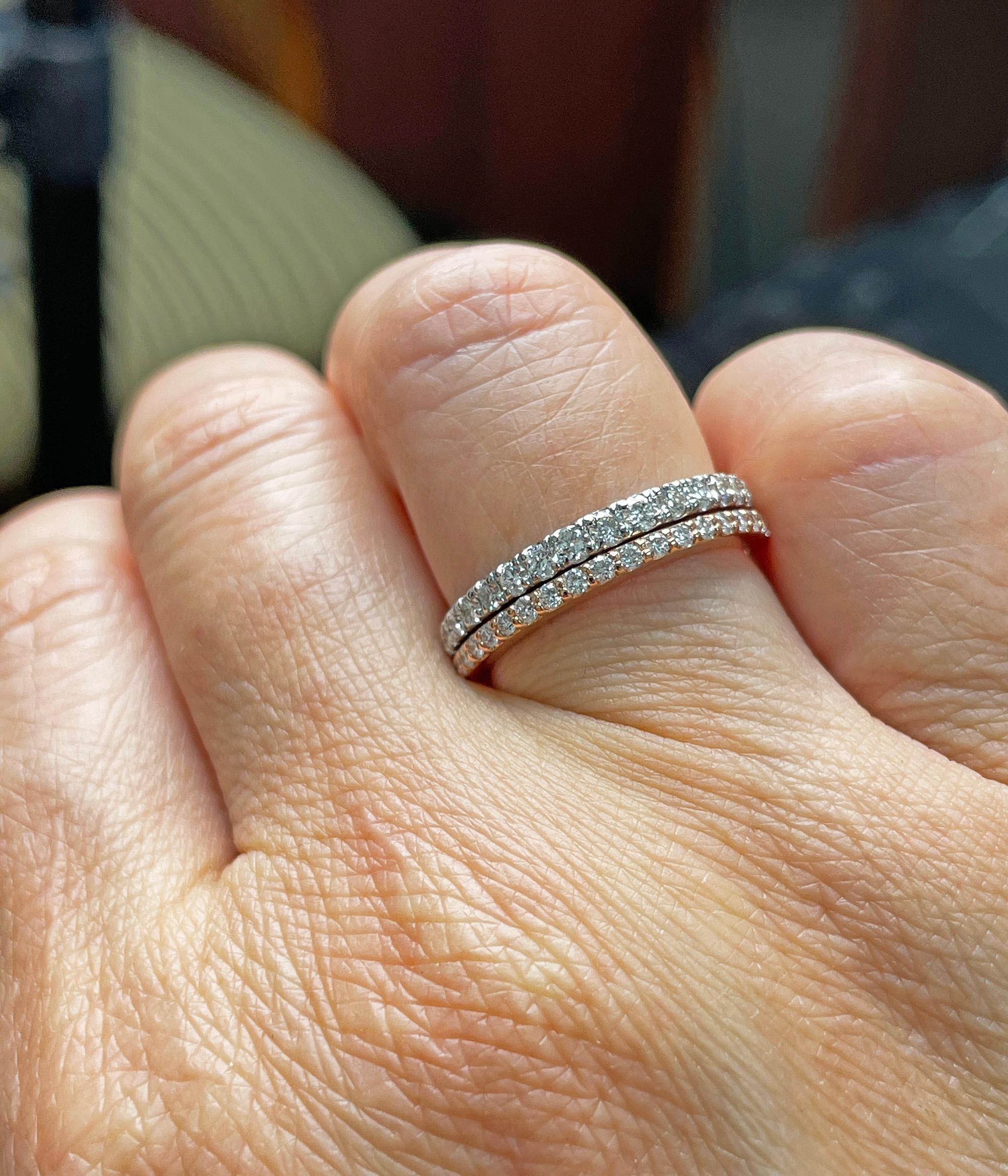 Runder Diamant-Ehering .35ct Pave 14k Weißgold Stapelbarer Jahrestag-Ring im Angebot 11