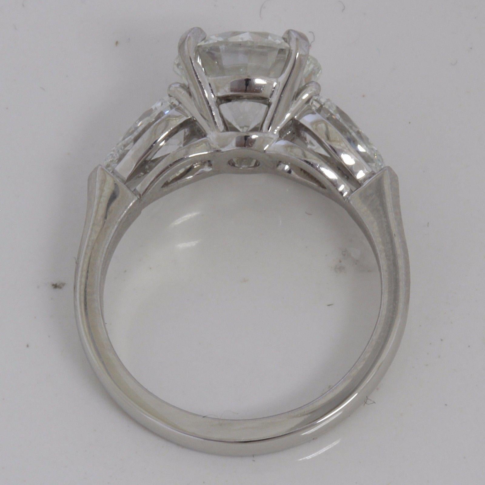 2 carat round diamond ring