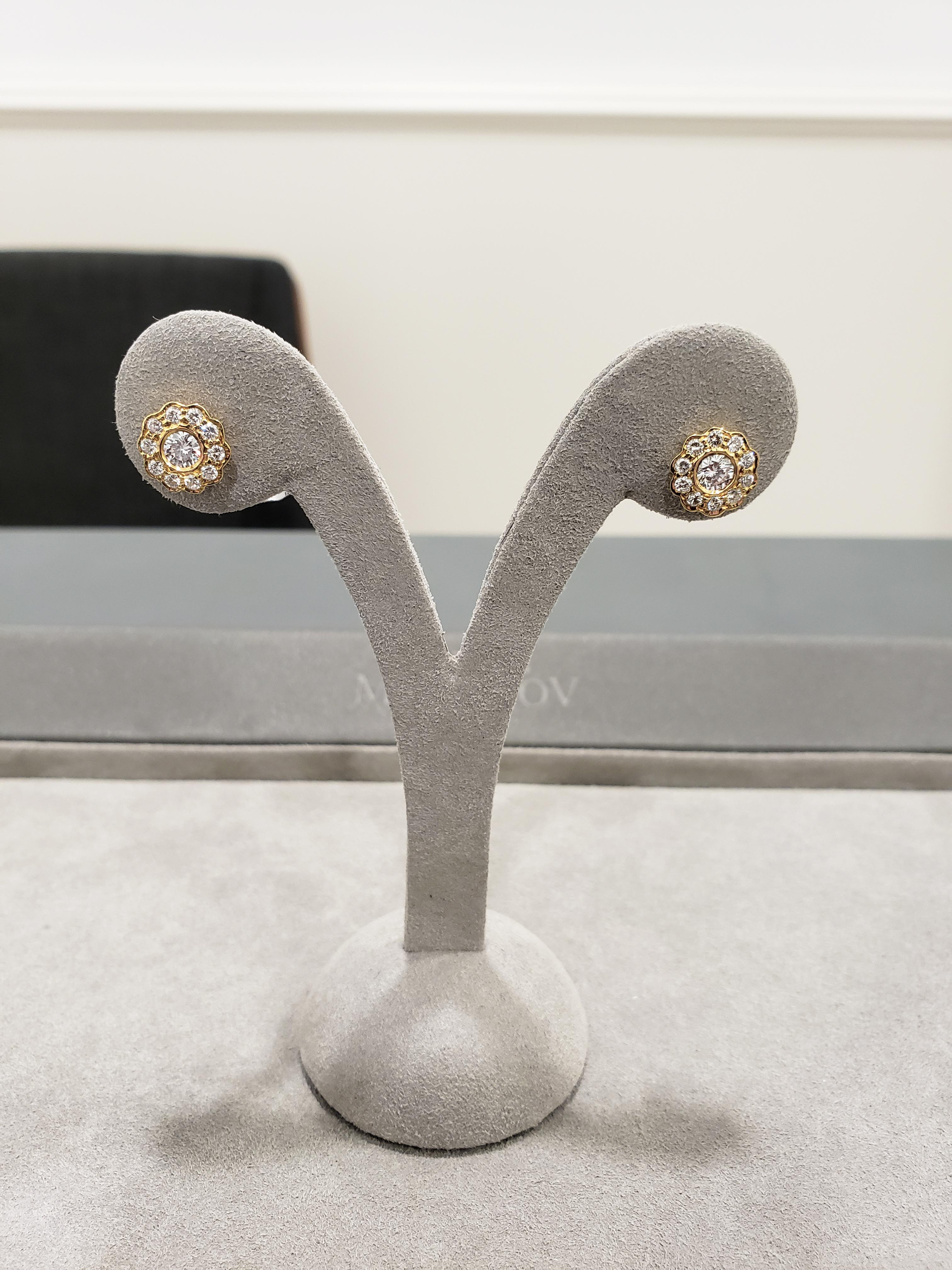 Roman Malakov, Round Diamond Yellow Gold Flower Earrings In New Condition In New York, NY