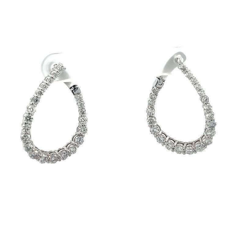 Round Diamonds 2.55 Carat Set in 14K White Gold Lever Back Earrings For Sale 1