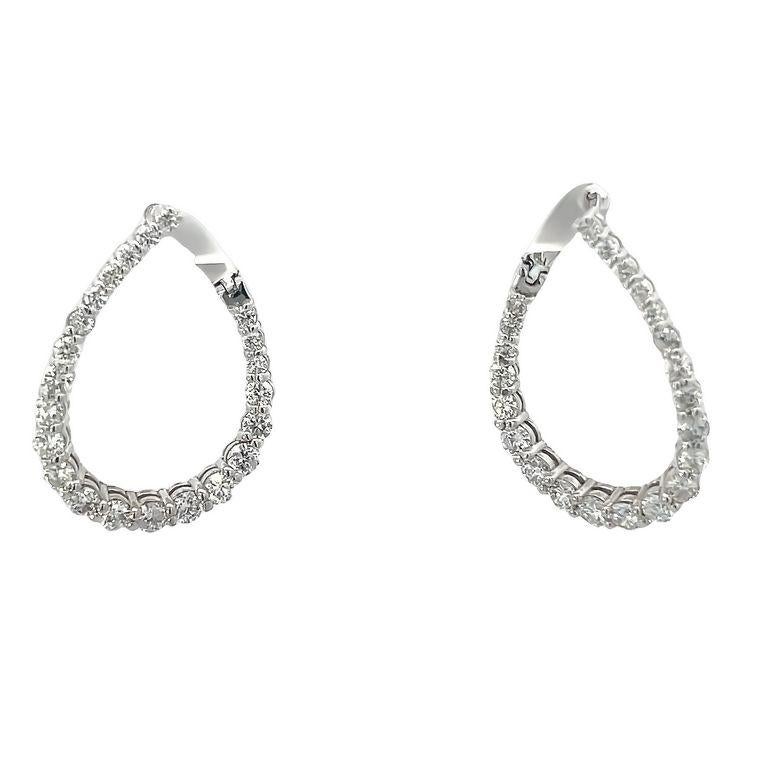 Round Diamonds 2.55 Carat Set in 14K White Gold Lever Back Earrings For Sale 2