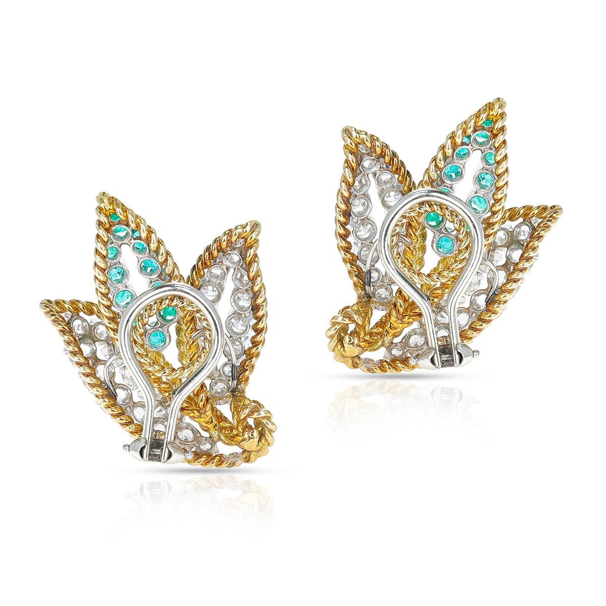 Boucles d'oreilles à trois feuilles en platine et or 18 carats avec diamants ronds et émeraudes Unisexe en vente