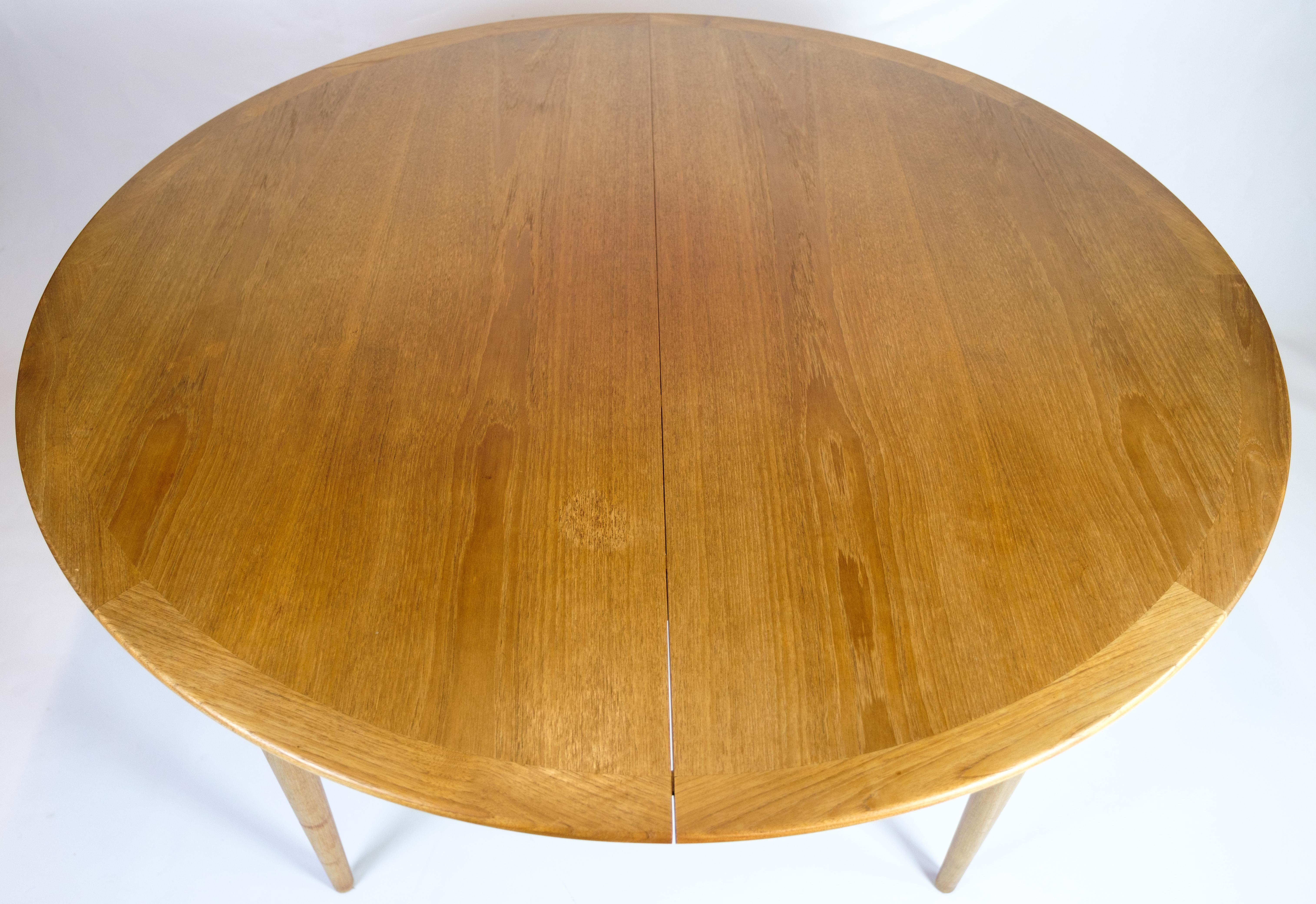 Round Dining In Teak With Extension Leaves By Grete Jalk For P. Jeppesen For Sale 1