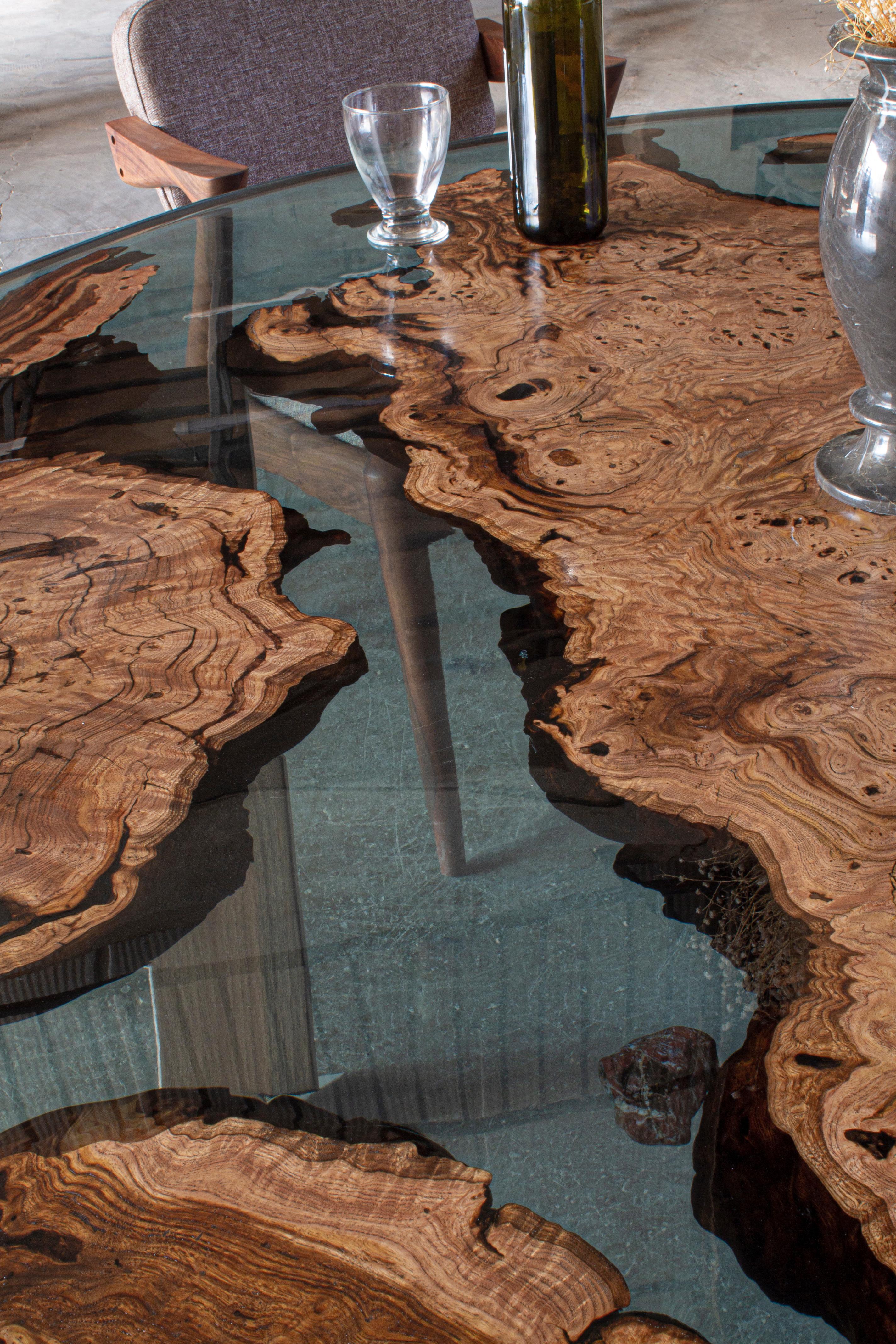 Châtaignier Table ronde de salle à manger en résine époxy - Table ronde personnalisée - Table ronde en bois en vente