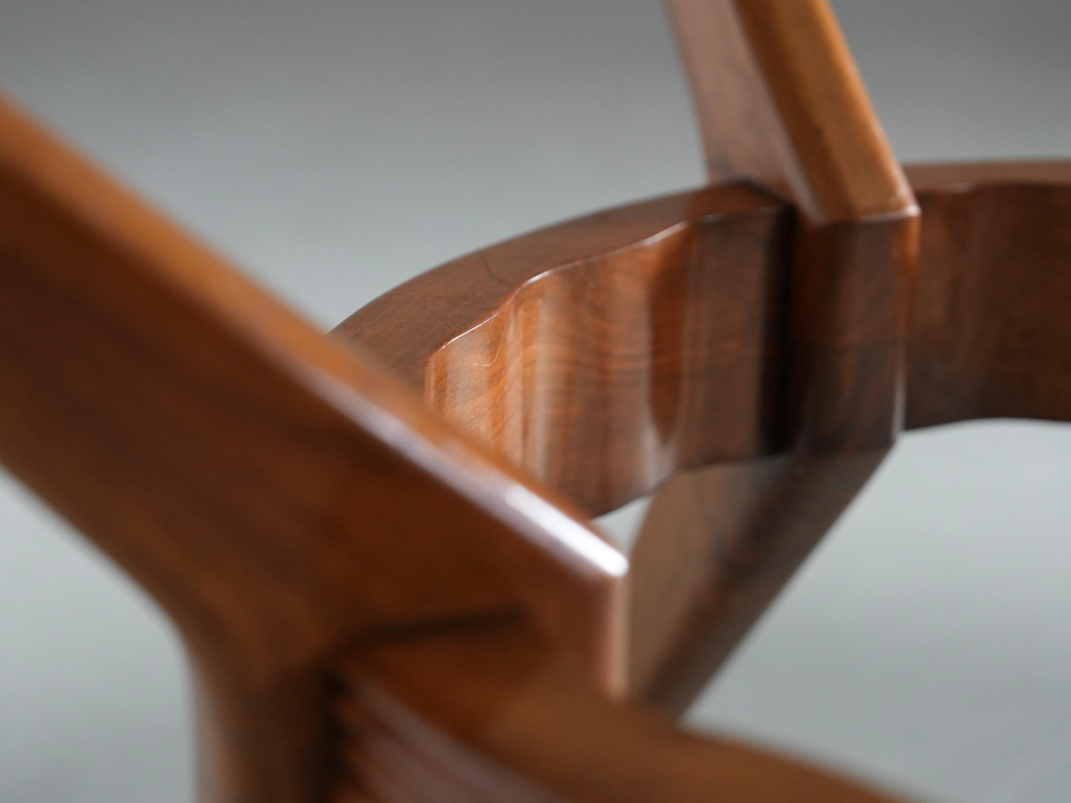 Table de salle à manger ronde en noyer et marbre par Ariberto Colombo, Italie, années 1950 en vente 5