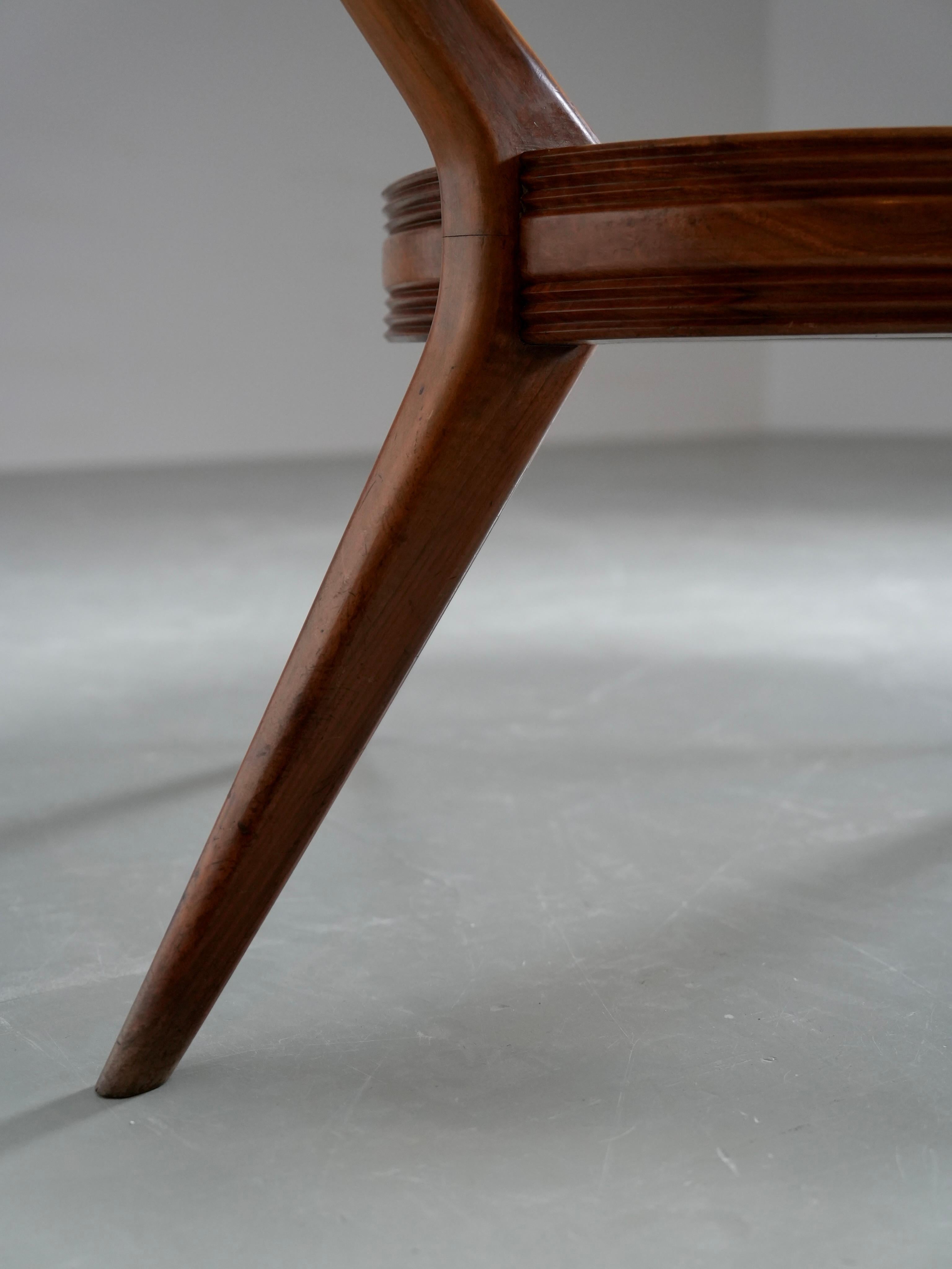 Table de salle à manger ronde en noyer et marbre par Ariberto Colombo, Italie, années 1950 en vente 3