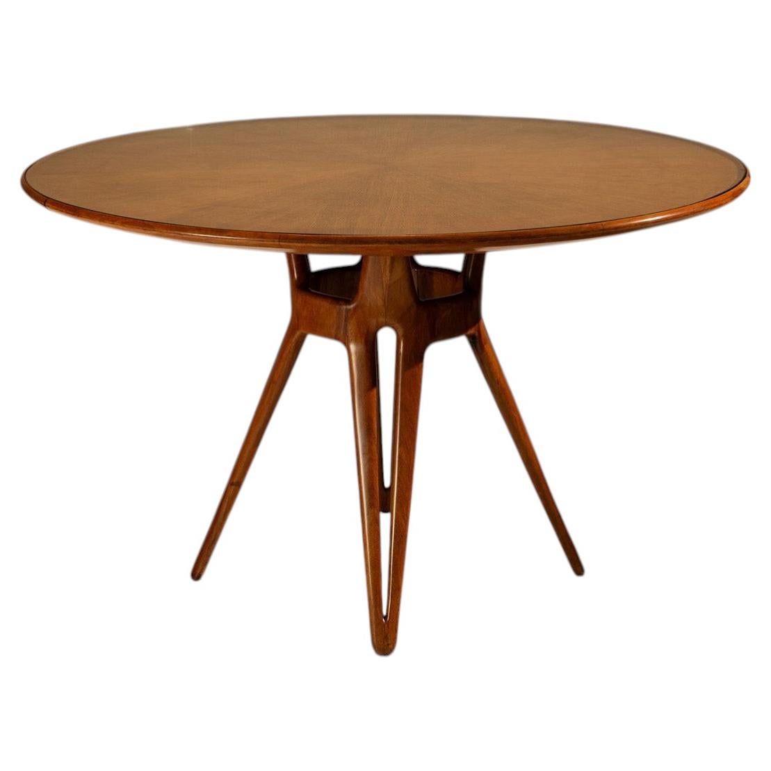 Round Dining Room Table in Walnut attr. to Ico Parisi, Italy 1950s