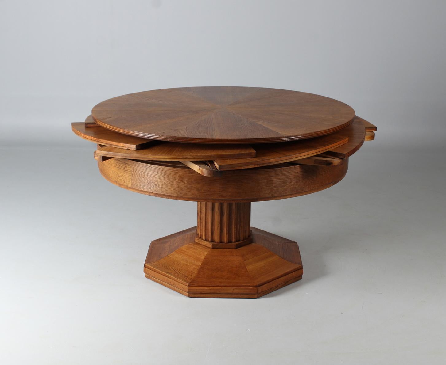 expanding round dining room table