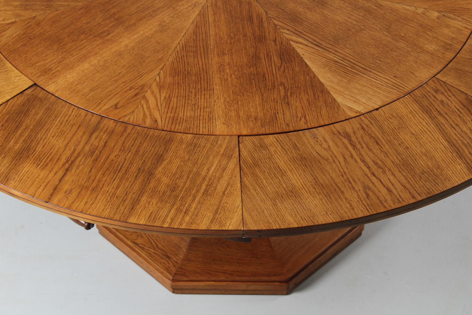 Early 20th Century Round Dining Room Table with Special Enlarging Mechanism, Oak, 1920s