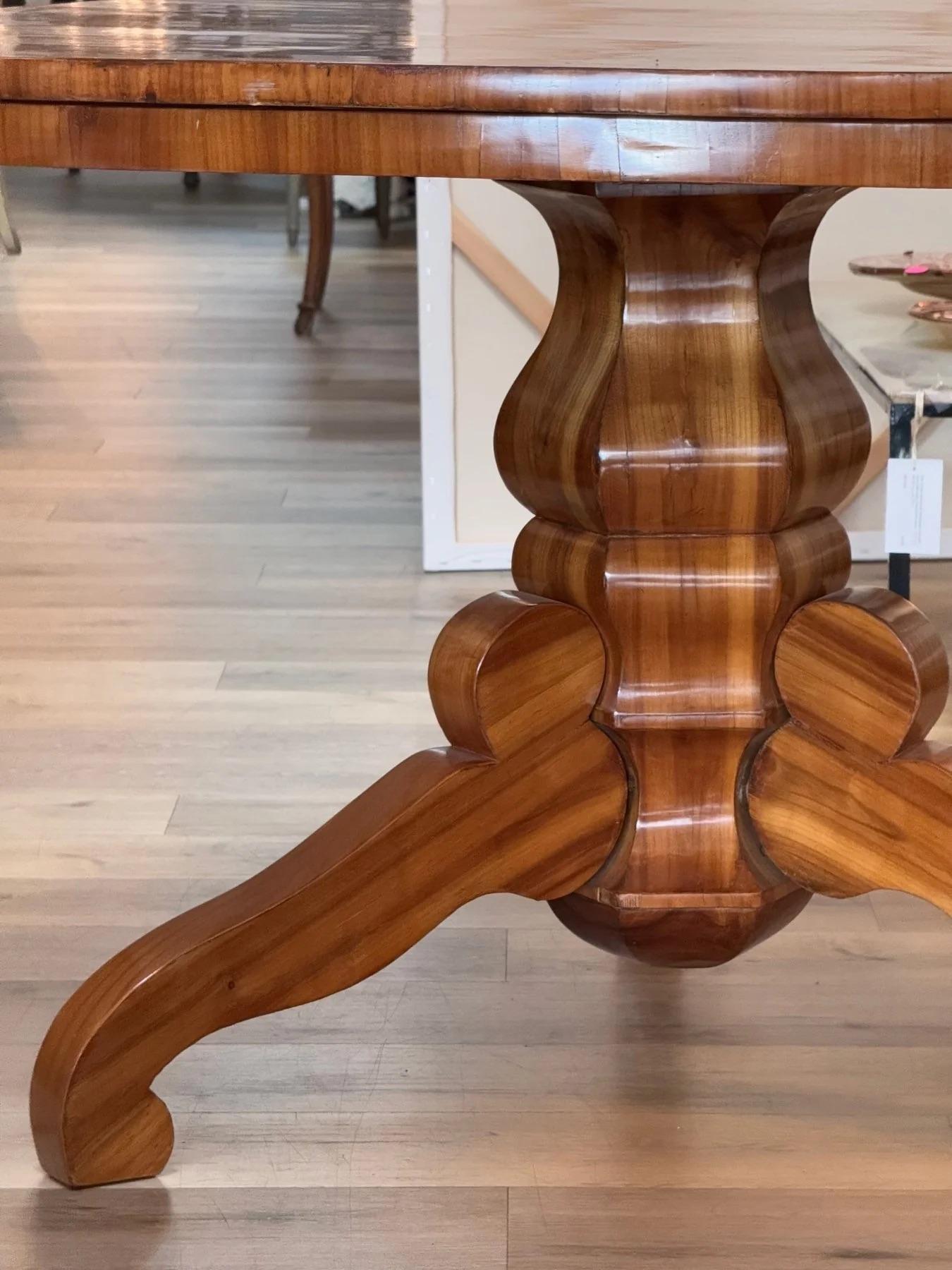 Table de salle à manger ronde, 19e siècle Biedermeier Bon état - En vente à Charlottesville, VA