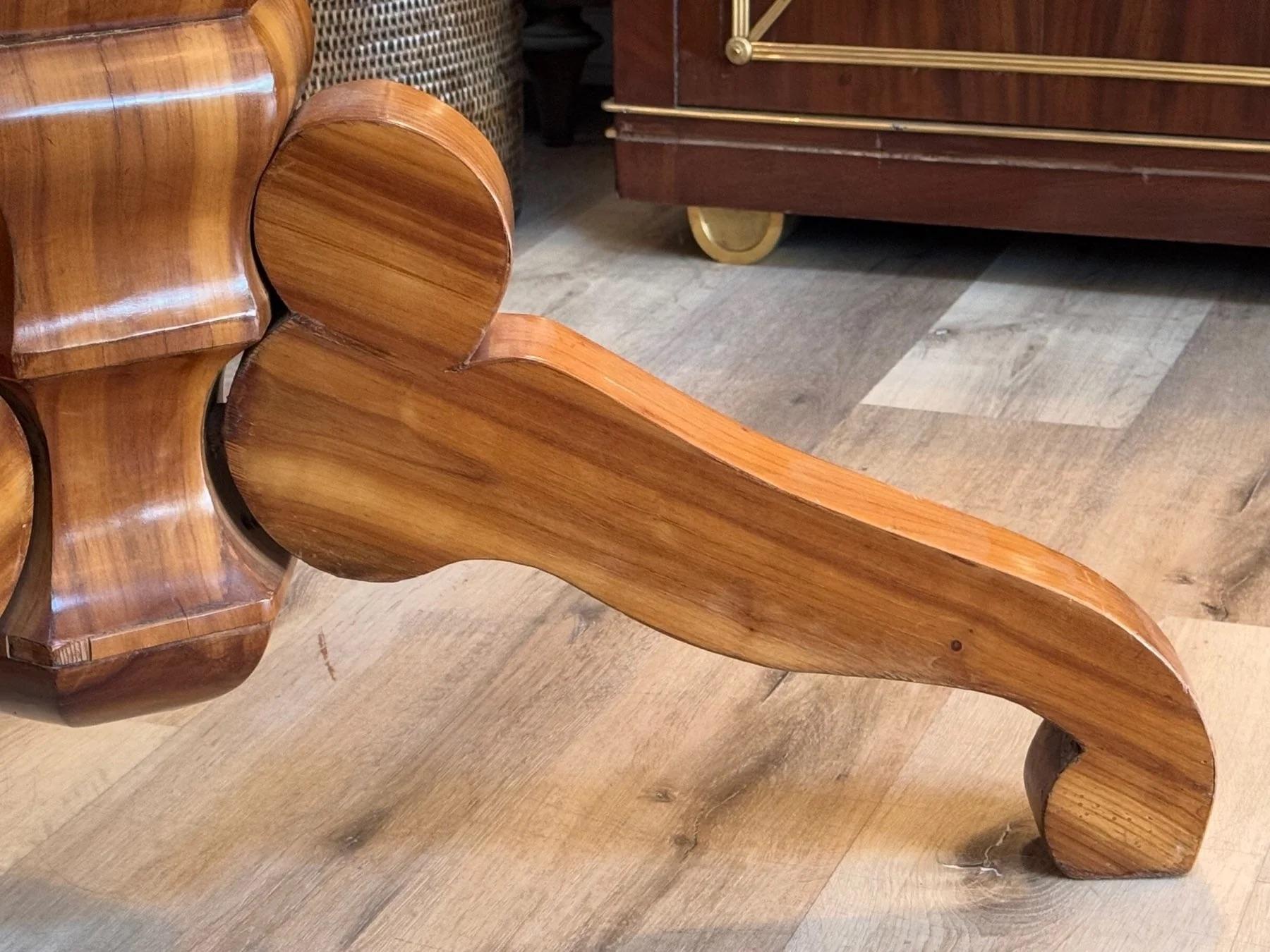 Table de salle à manger ronde, 19e siècle Biedermeier en vente 1
