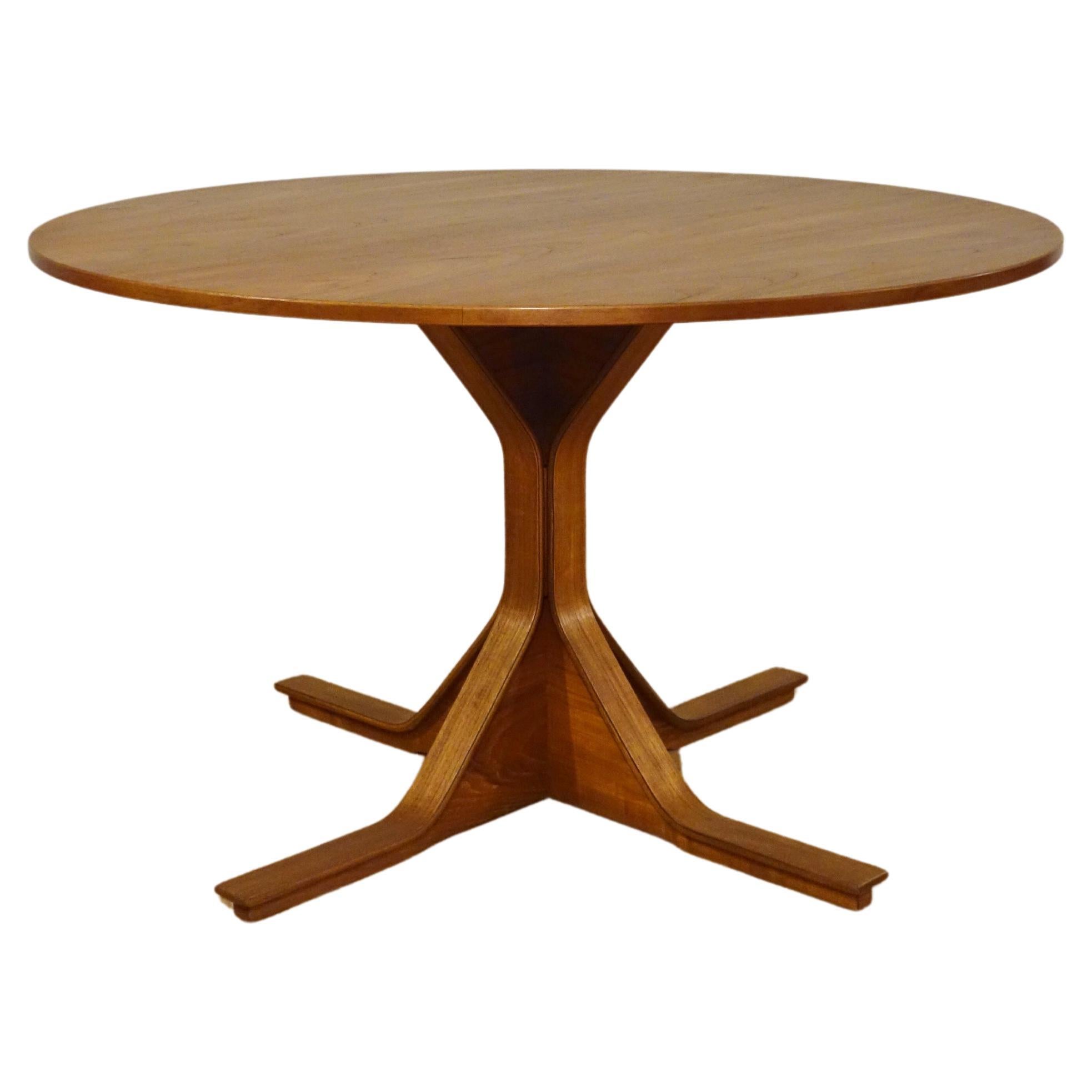 Round dining table "522" by Gianfranco Frattini for Bernini, Italy 1956 For Sale