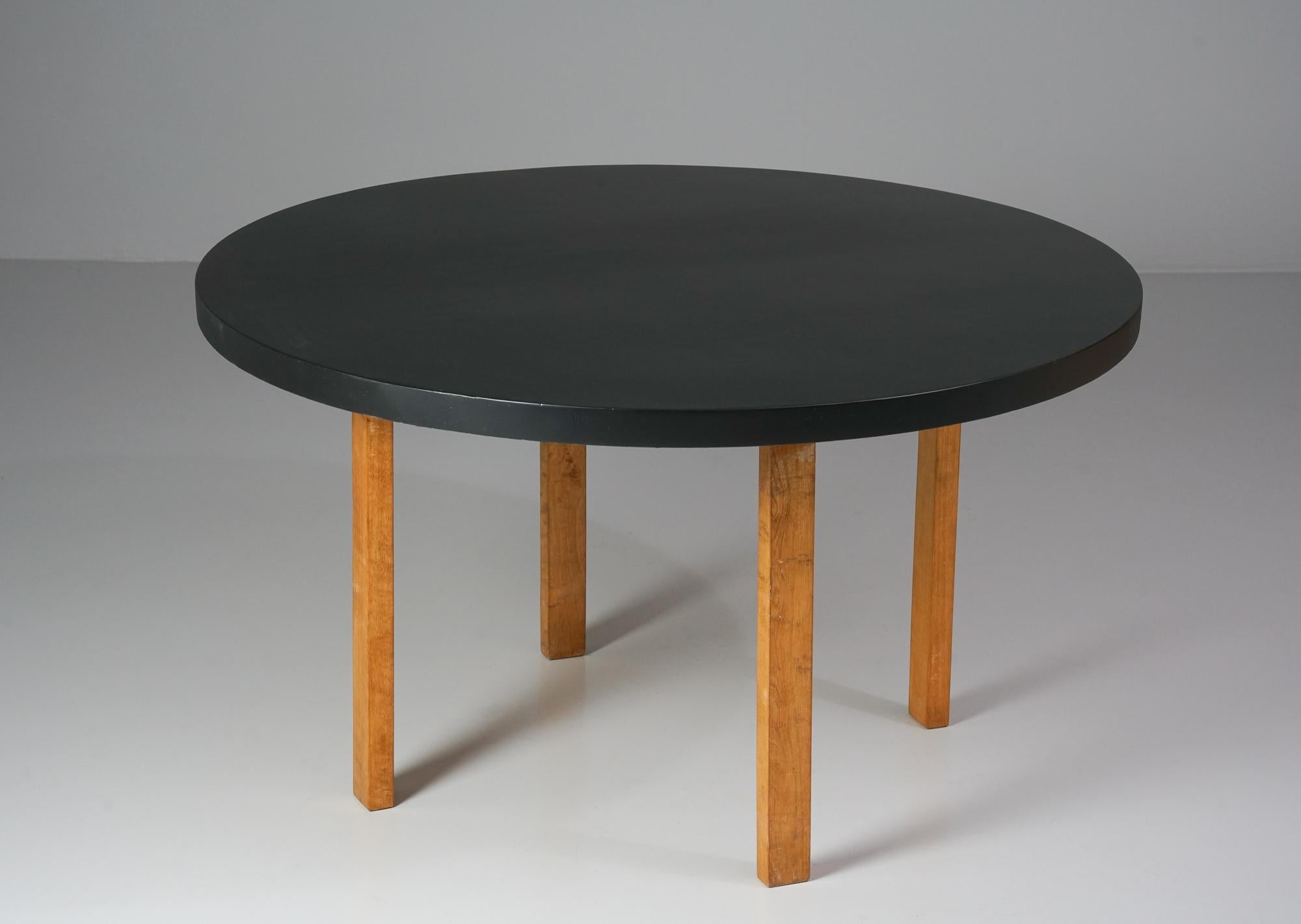 Scandinavian Modern Round Dining Table, Alvar Aalto, Oy Huonekalu- ja Rakennustyötehdas Ab, 1950s For Sale