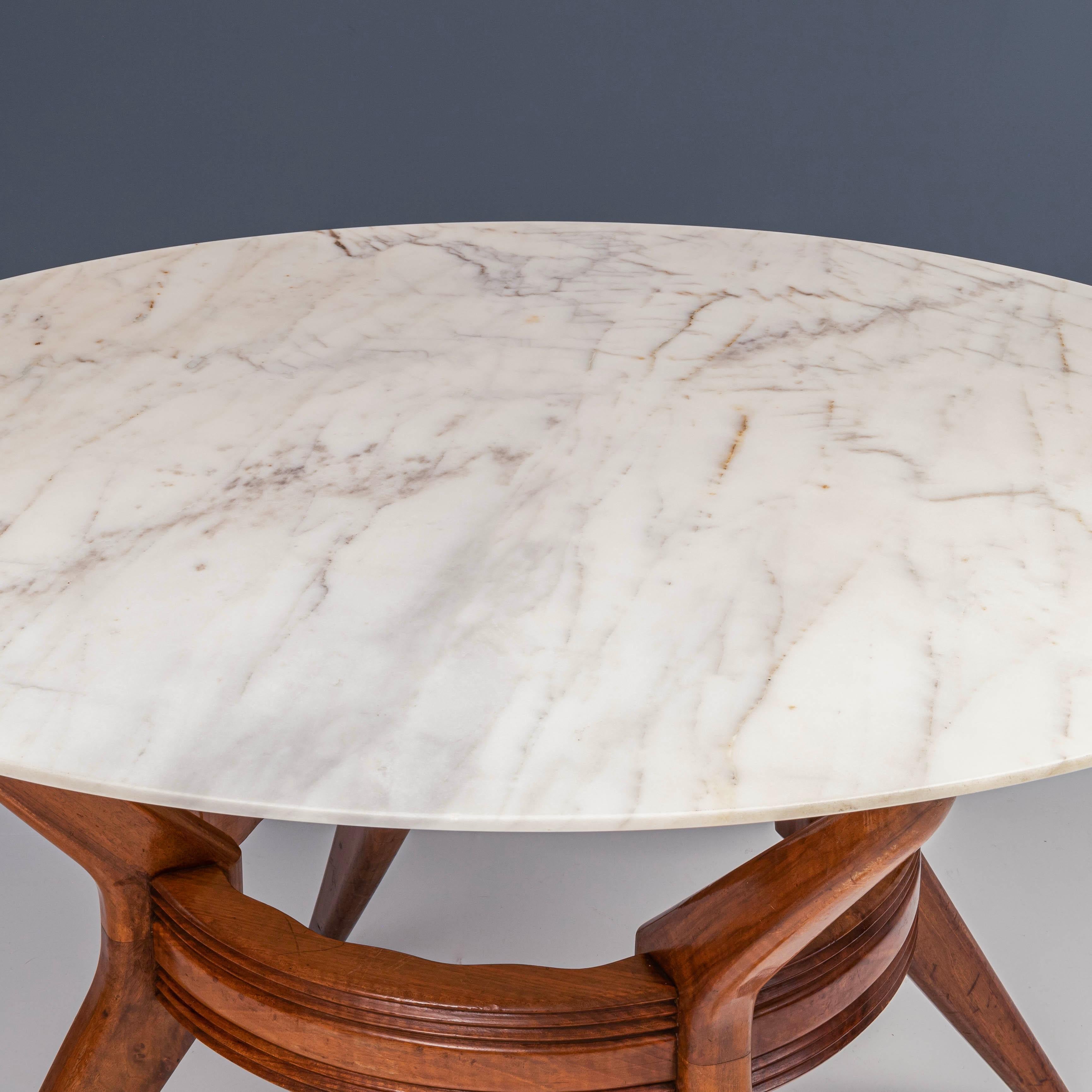 Milieu du XXe siècle Table de salle à manger ronde d'Ariberto Colombo en marbre et bois, Italie, années 1950 en vente