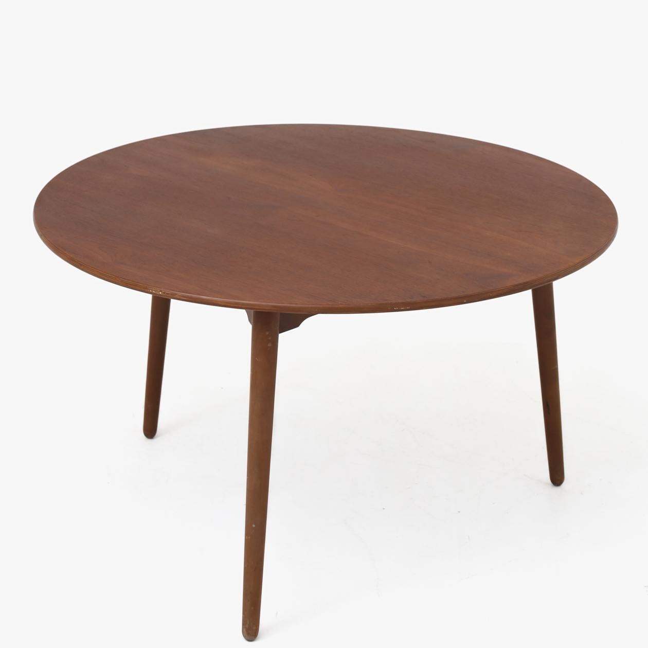 Patinated Round Dining Table by Hans J. Wegner For Sale