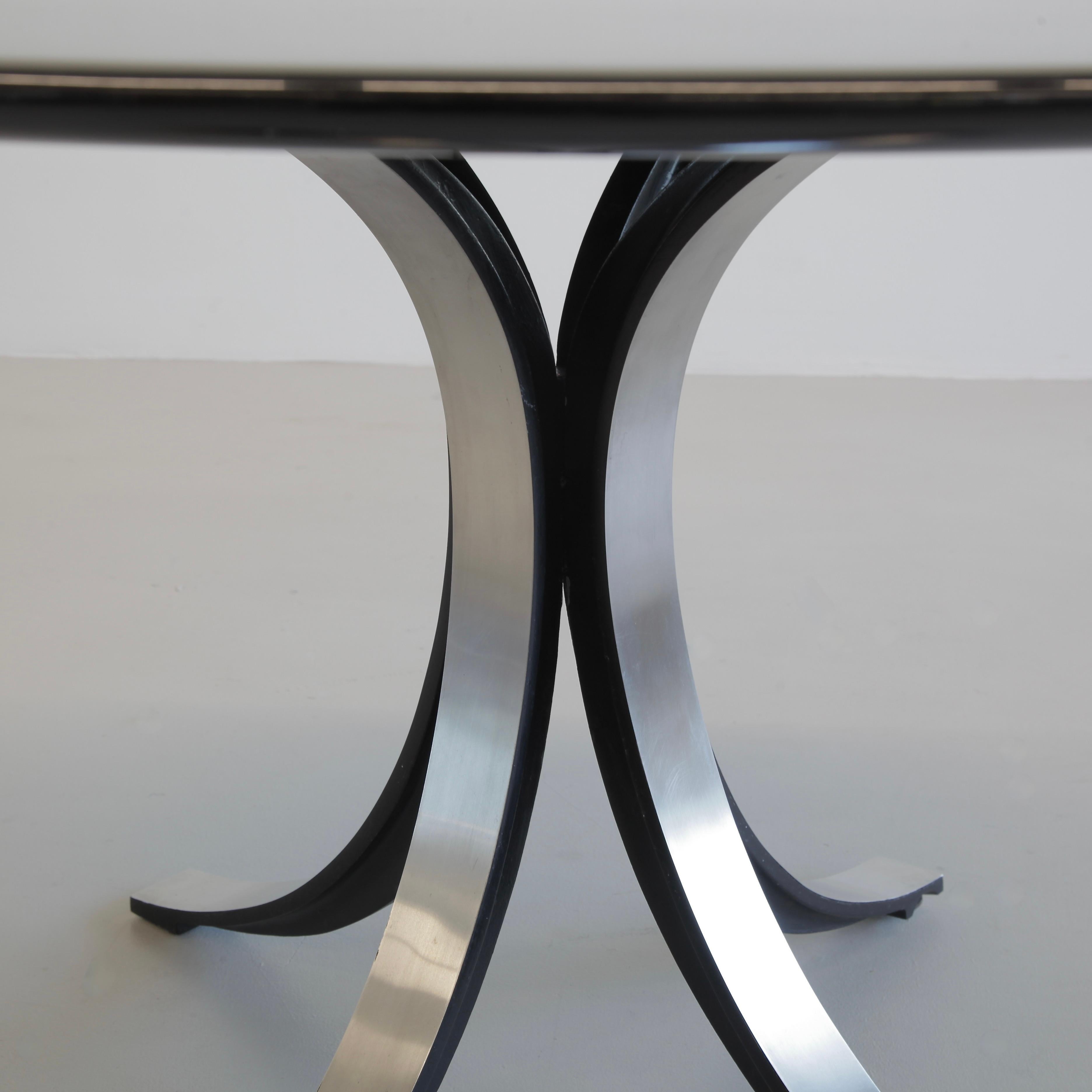 Modern Round Dining Table by Osvaldo Borsani & Eugenio Gerli, Black Top, 1963/64
