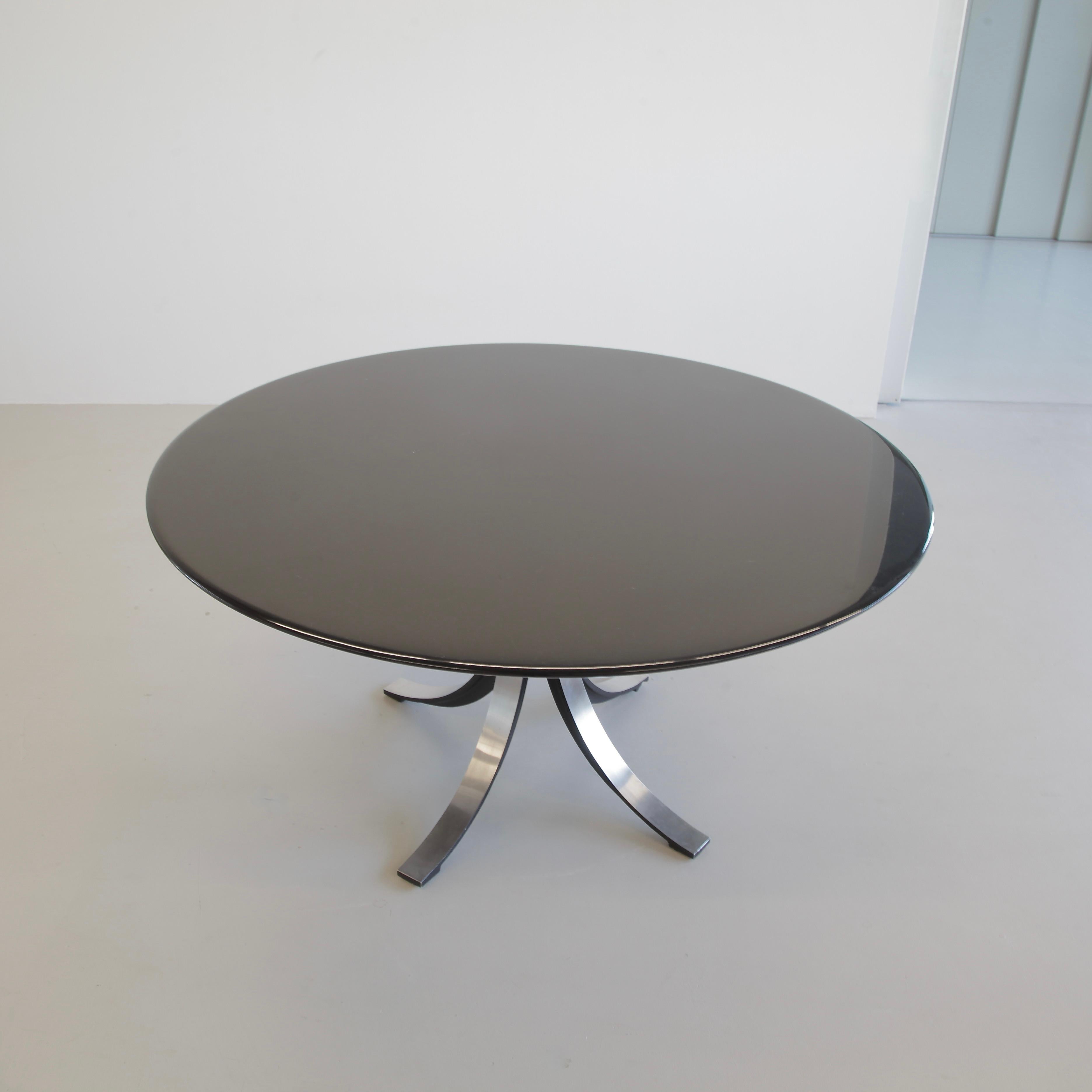 Lacquered Round Dining Table by Osvaldo Borsani & Eugenio Gerli, Black Top, 1963/64