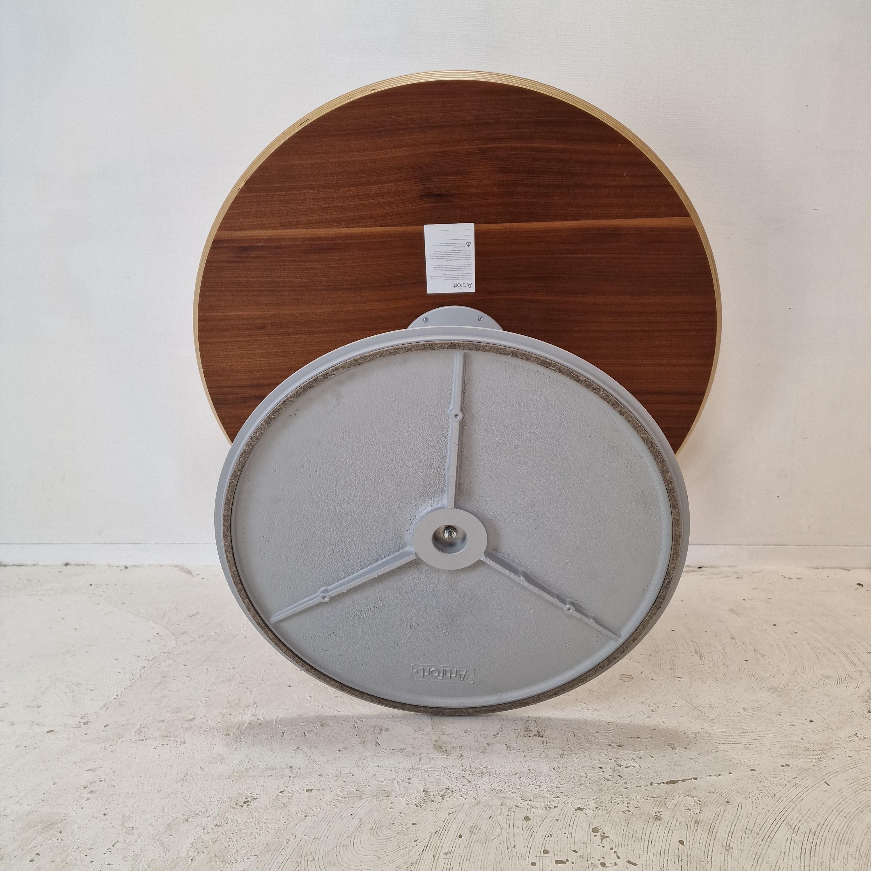 Round Dining Table by Pierre Paulin for Artifort For Sale 6