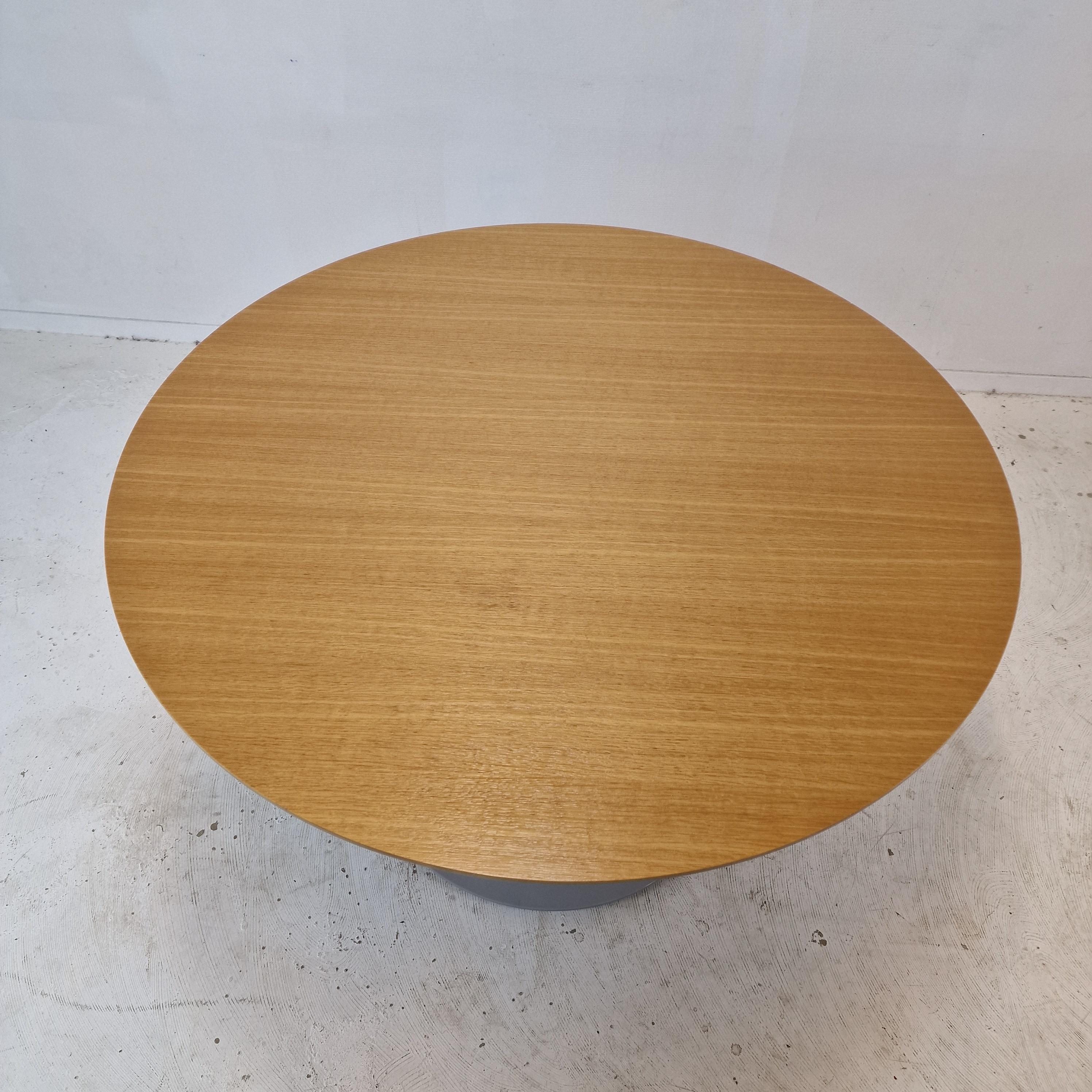 Contemporary Round Dining Table by Pierre Paulin for Artifort For Sale