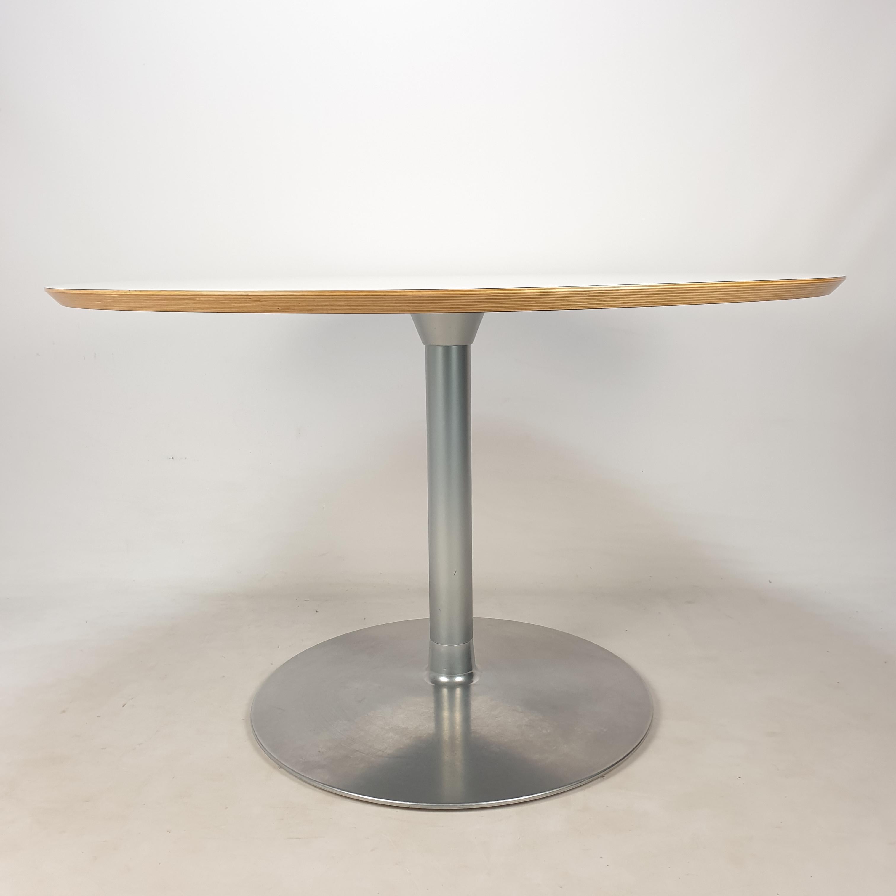 Metal Round Dining Table by Pierre Paulin for Artifort For Sale