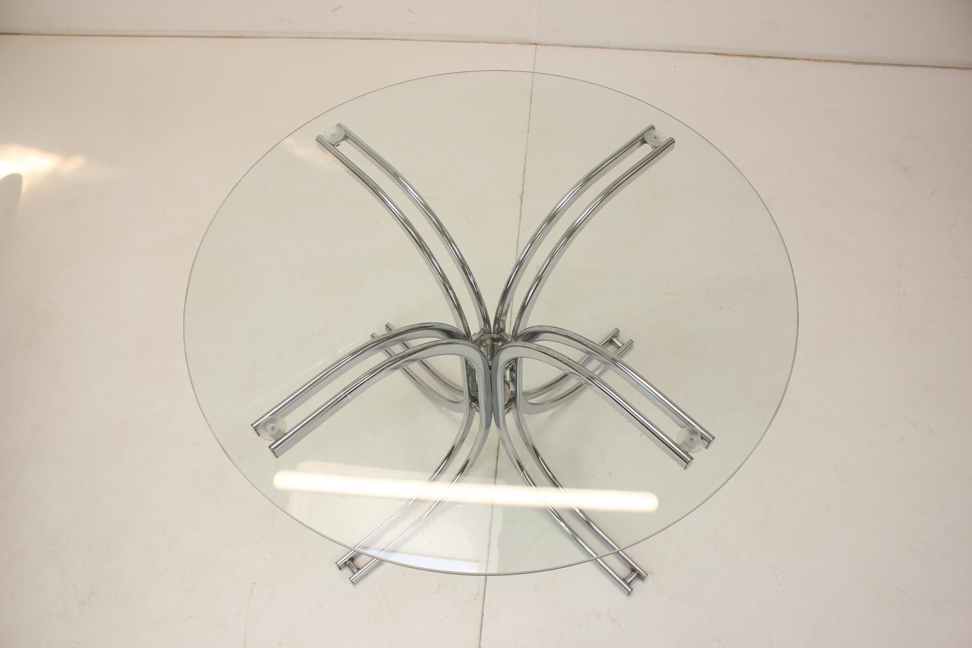 Mid-Century Modern Round Dining Table Chrome and Glass / Italy, 1980s