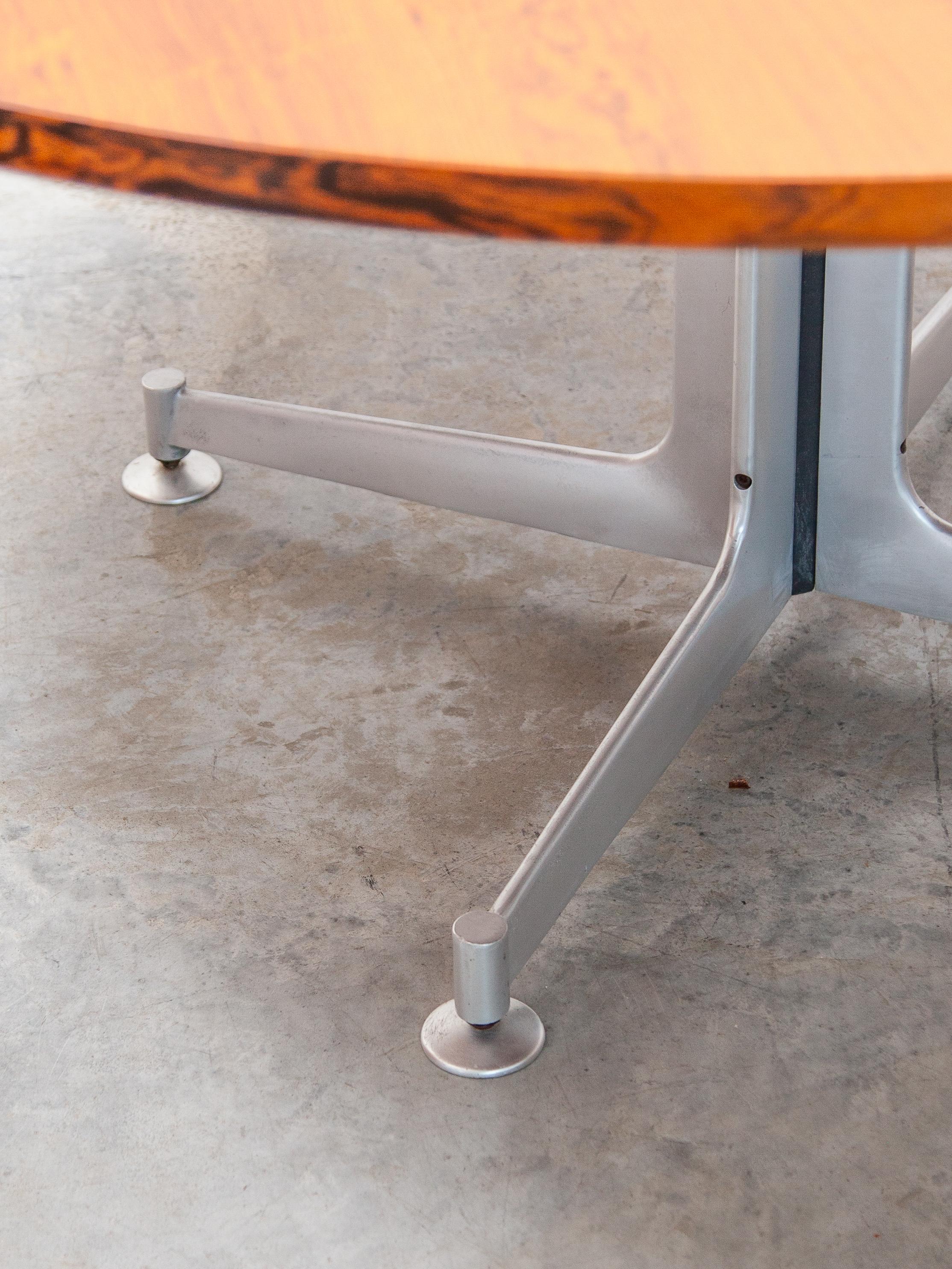 Mesa de comedor redonda, mesa de conferencias diseñada por Knoll, años 60 mediados del siglo XX en venta